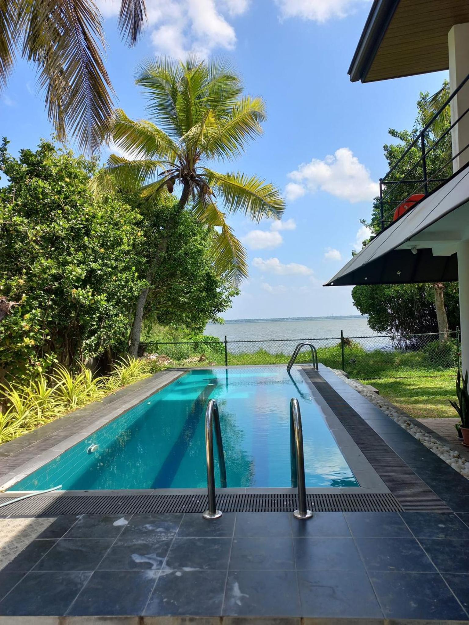Villa photo 2