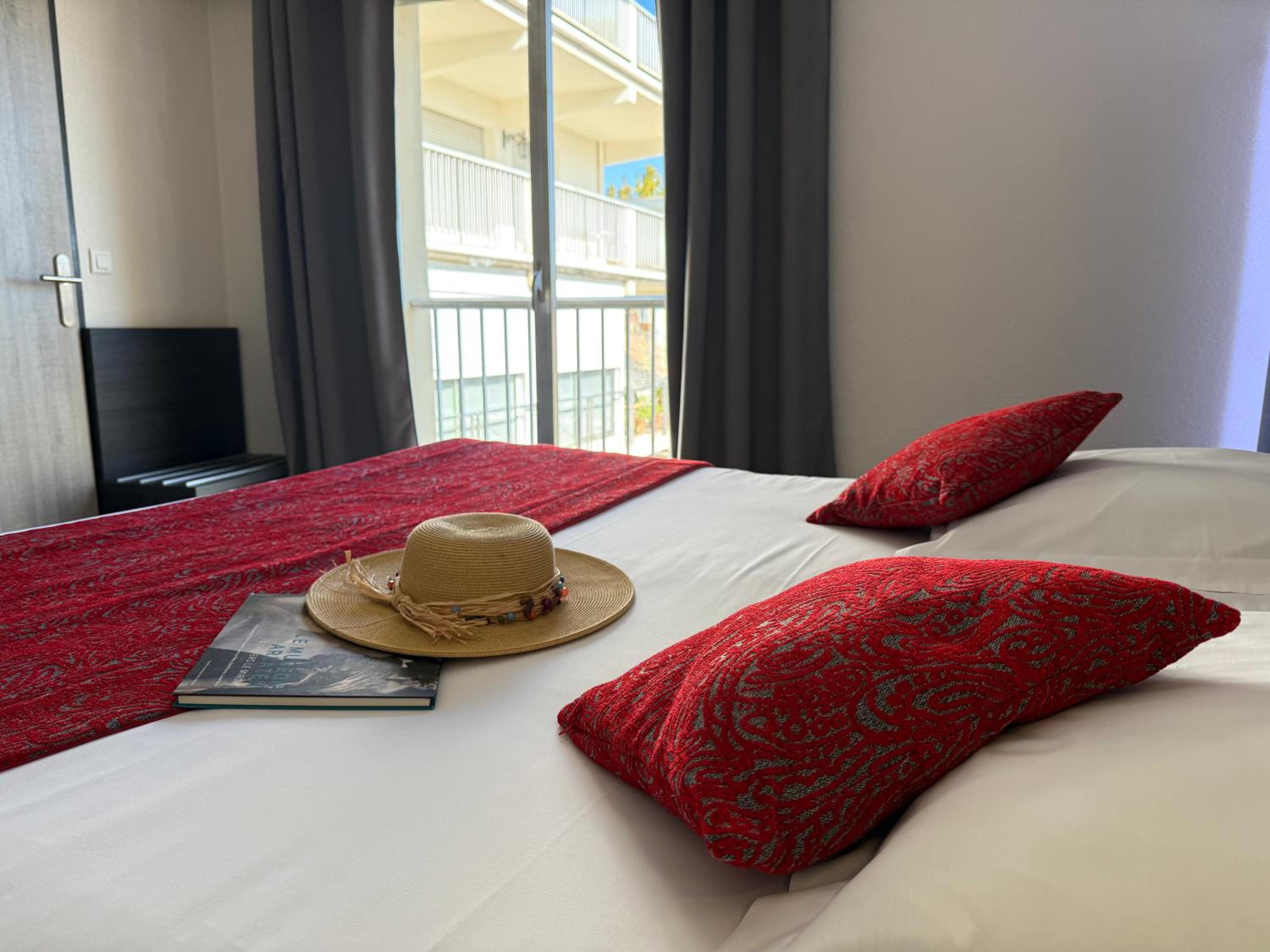 Double Room - Photo 13