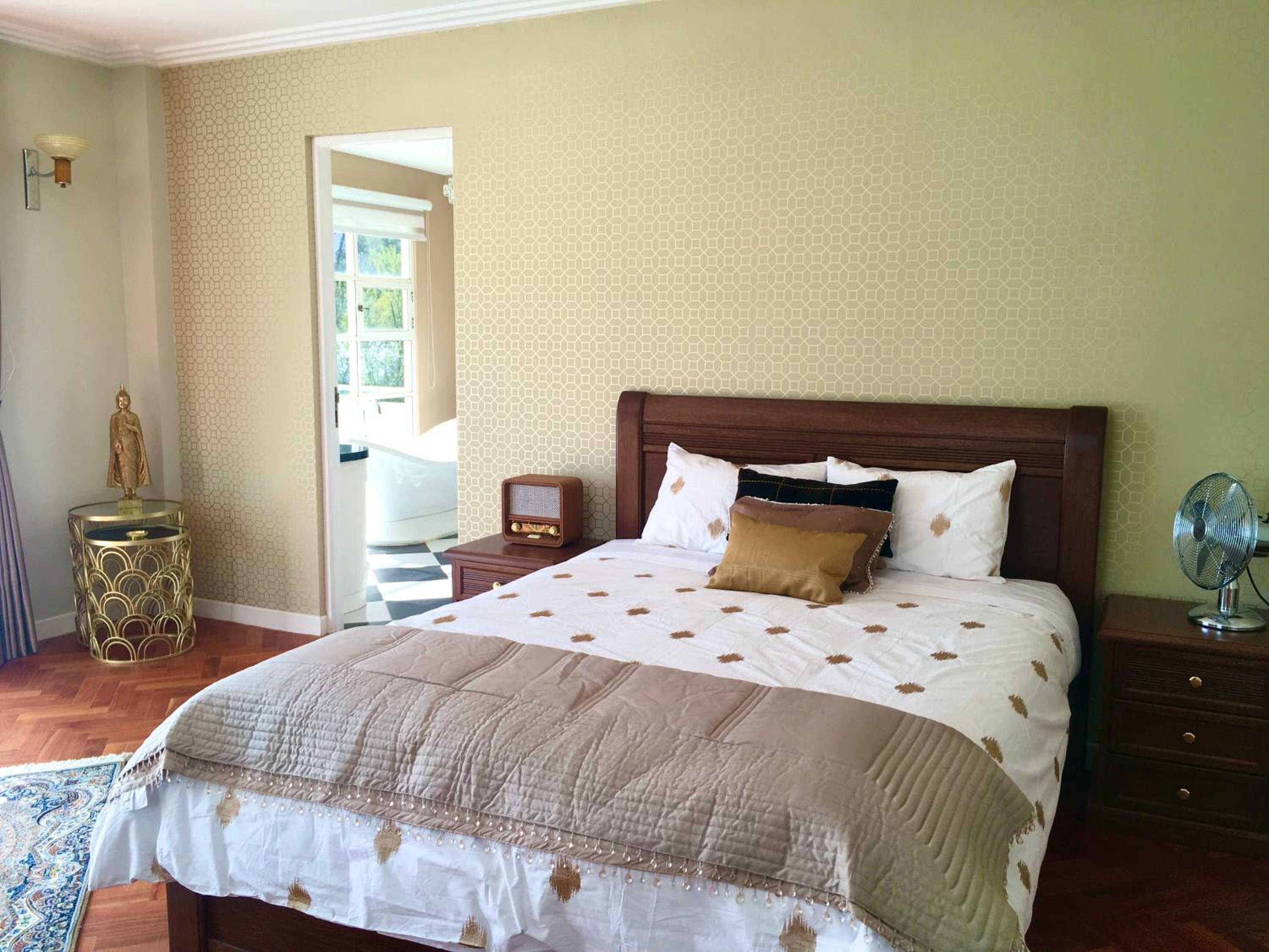 King Room with Mountain View photo 2