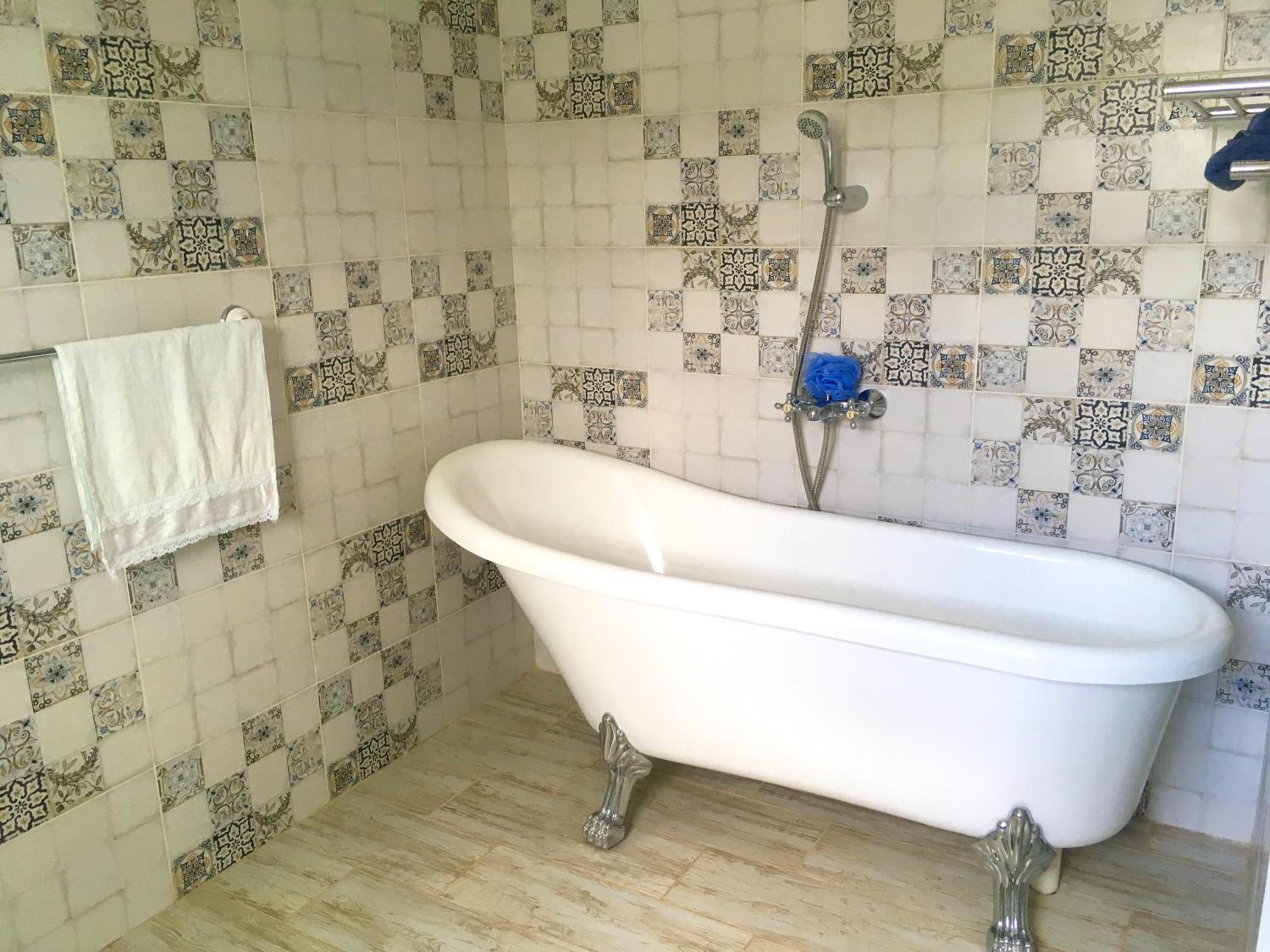 Deluxe Double Room with Balcony photo 3