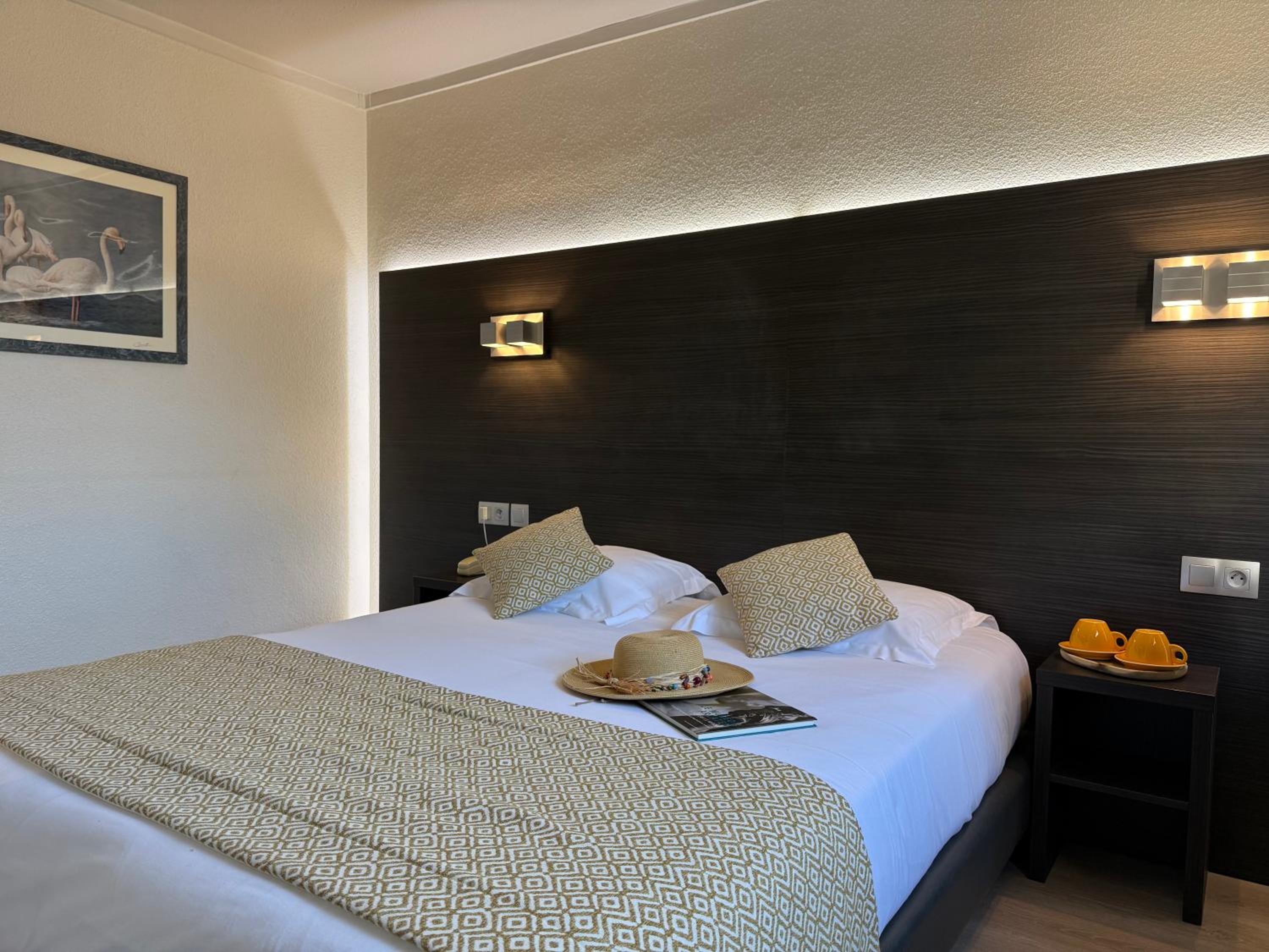 Double Room - Photo 11
