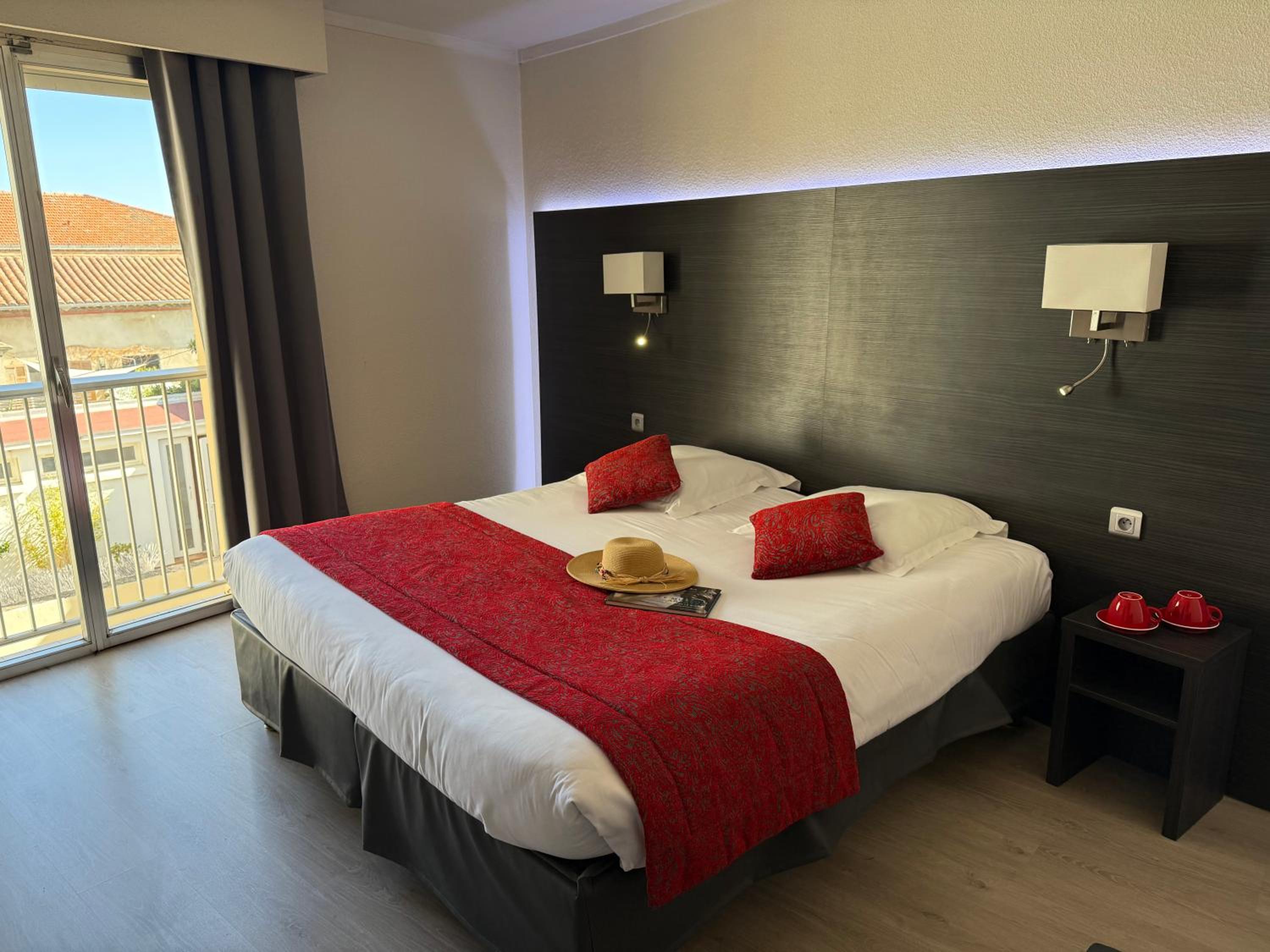 Double Room - Photo 9