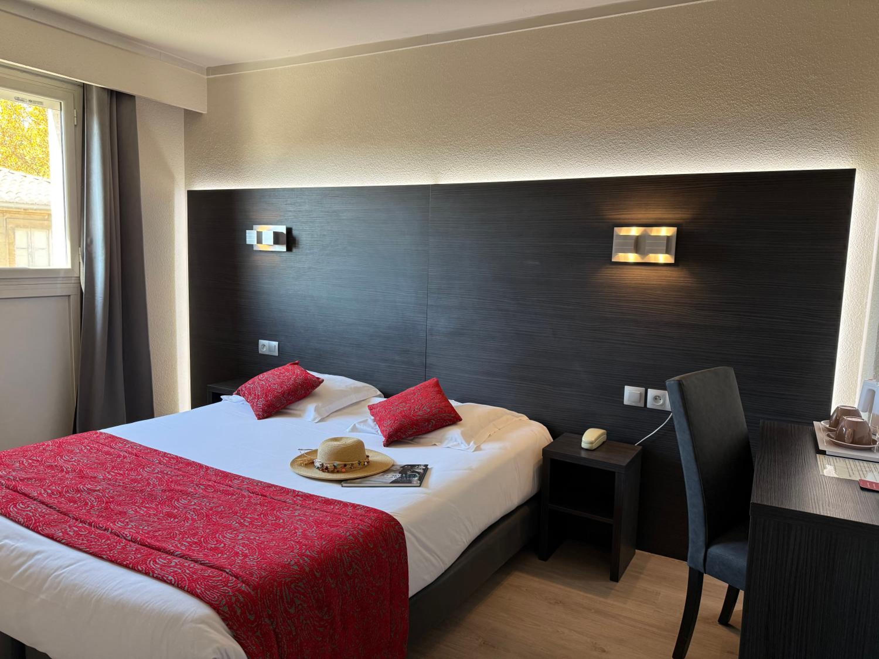 Double Room - Photo 8
