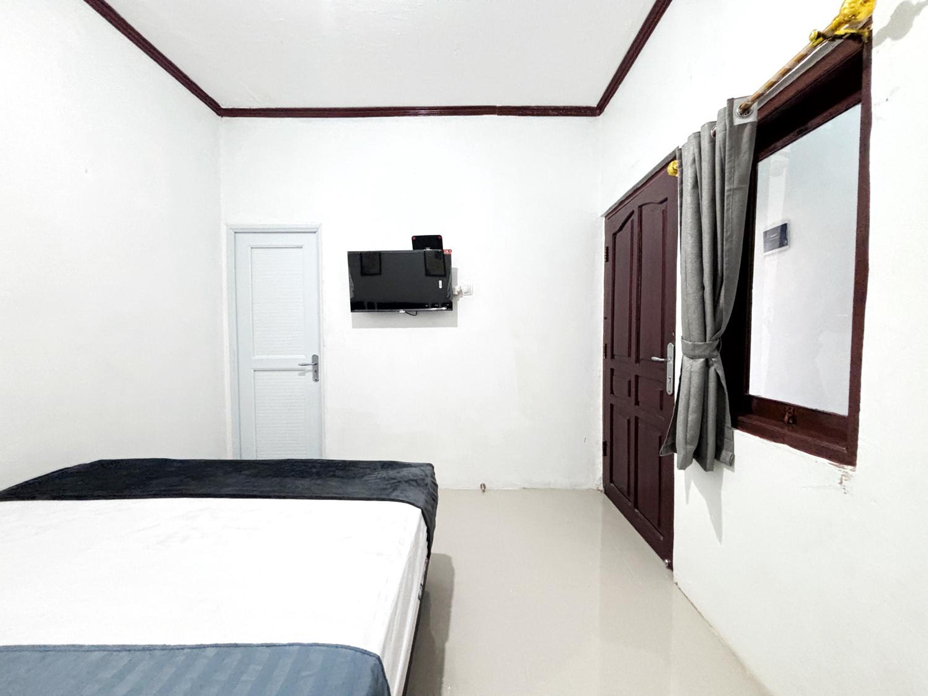 Deluxe Room - Photo 22