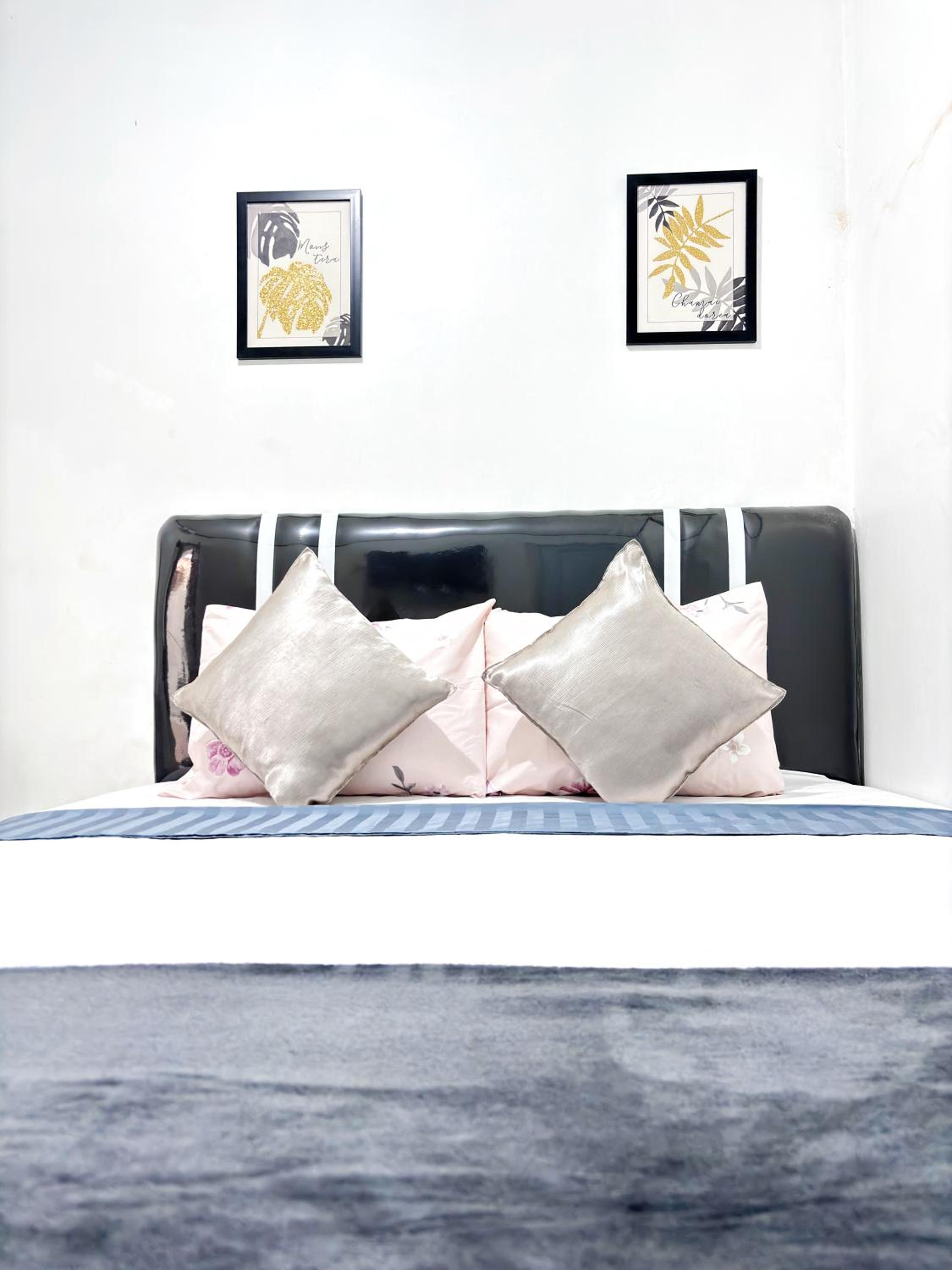 Deluxe Room - Photo 15