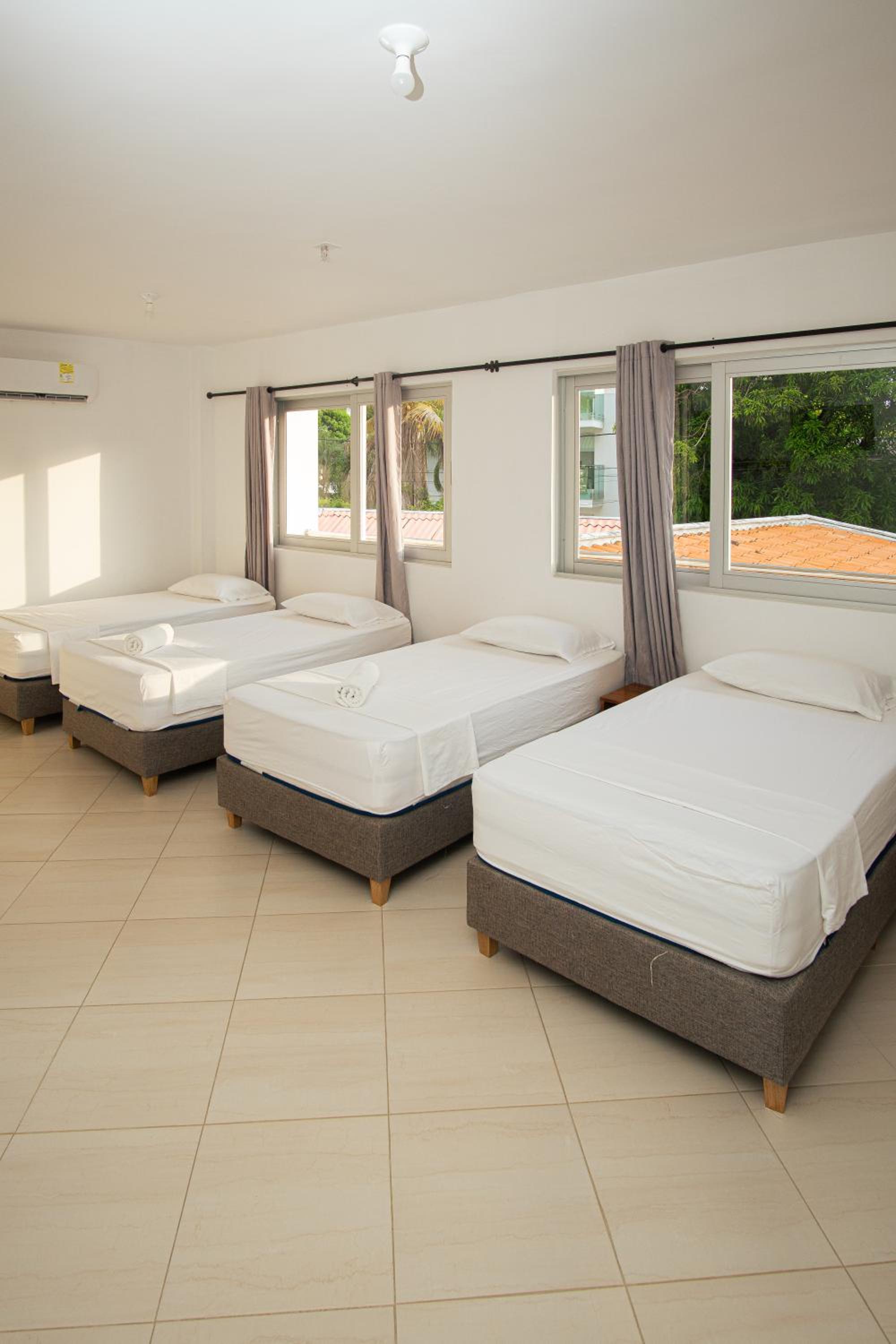 Economy Quadruple Room photo 2