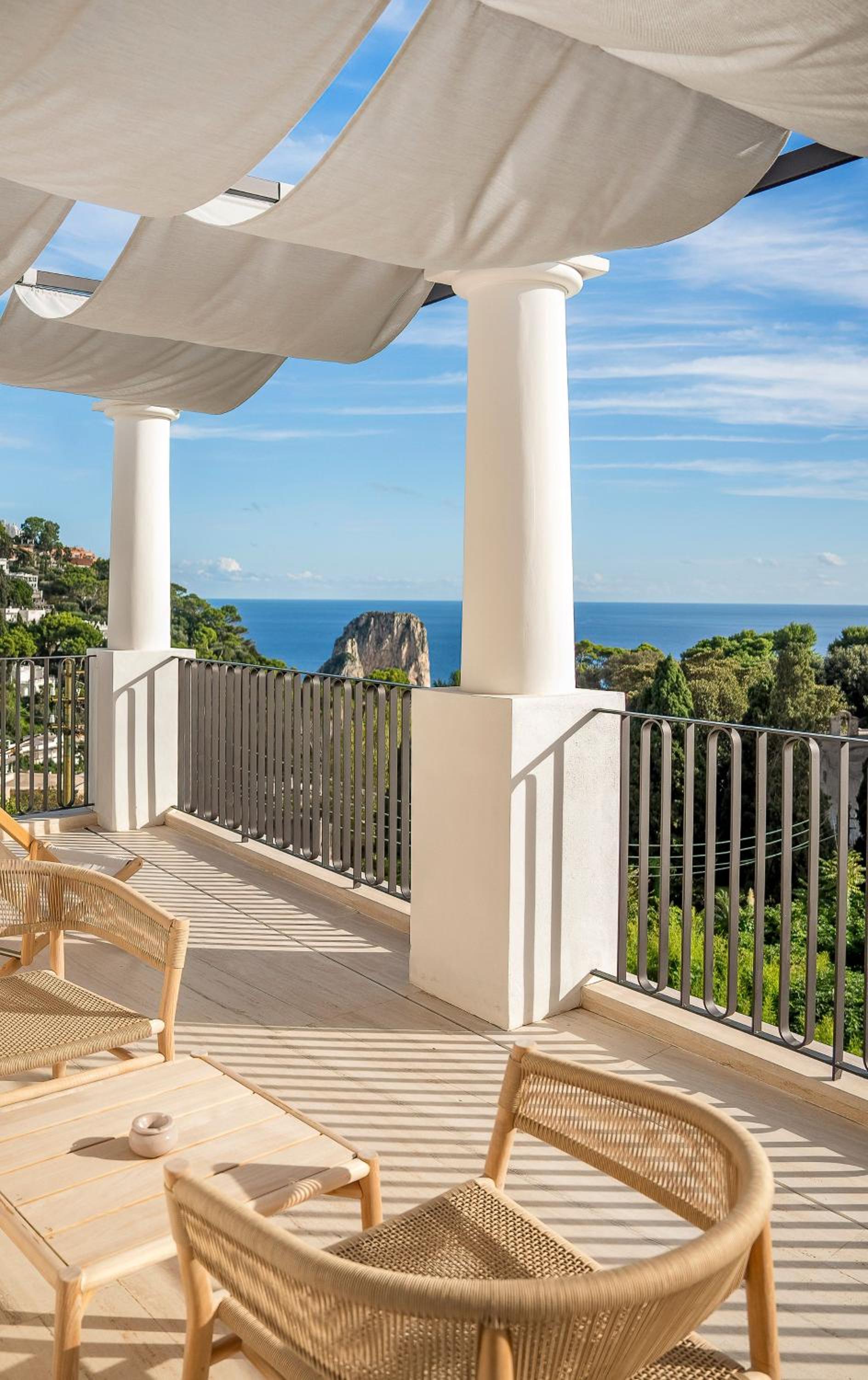 Suite with Sea View thumbnail 5