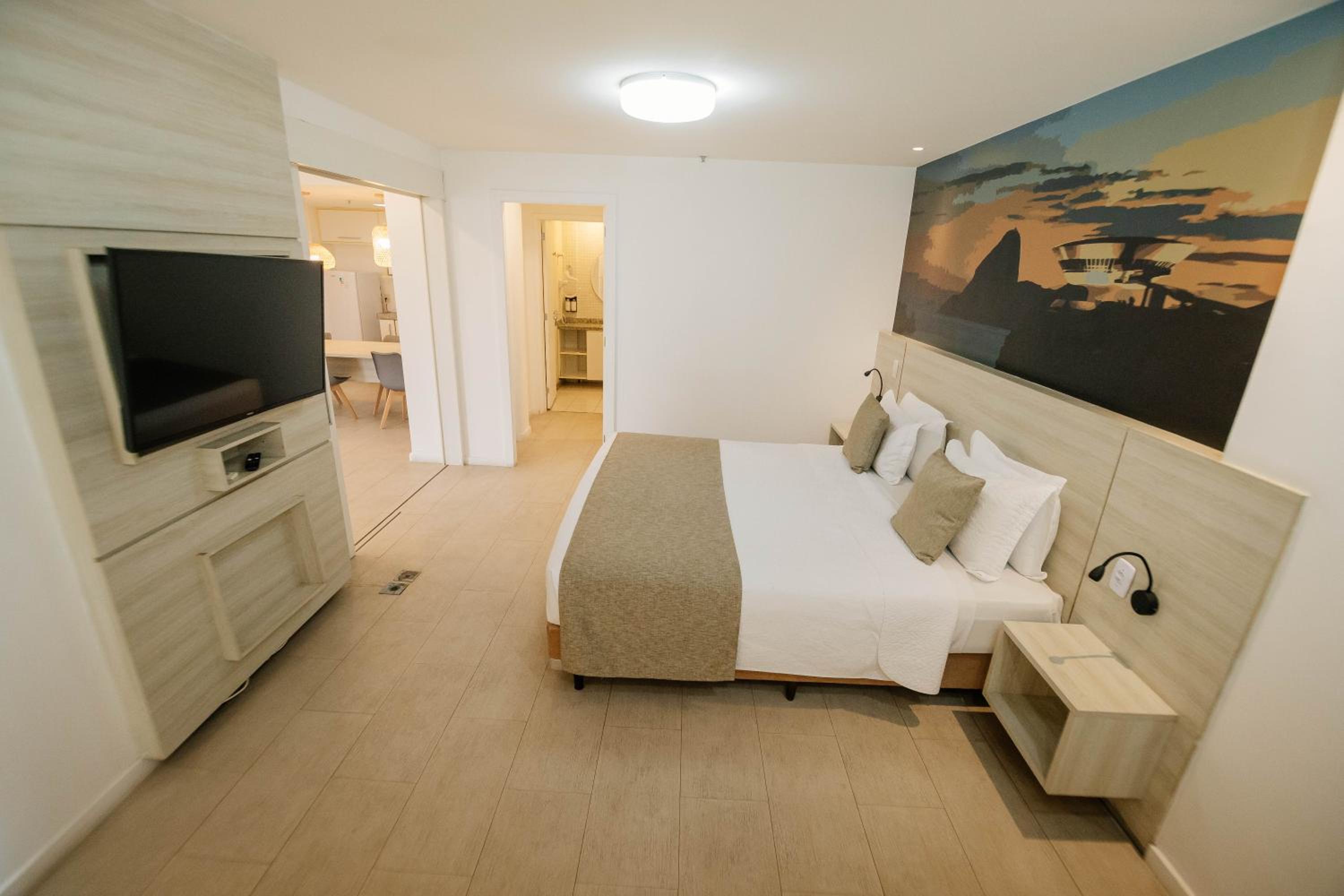 Royal Suite with King Bed - Photo 5