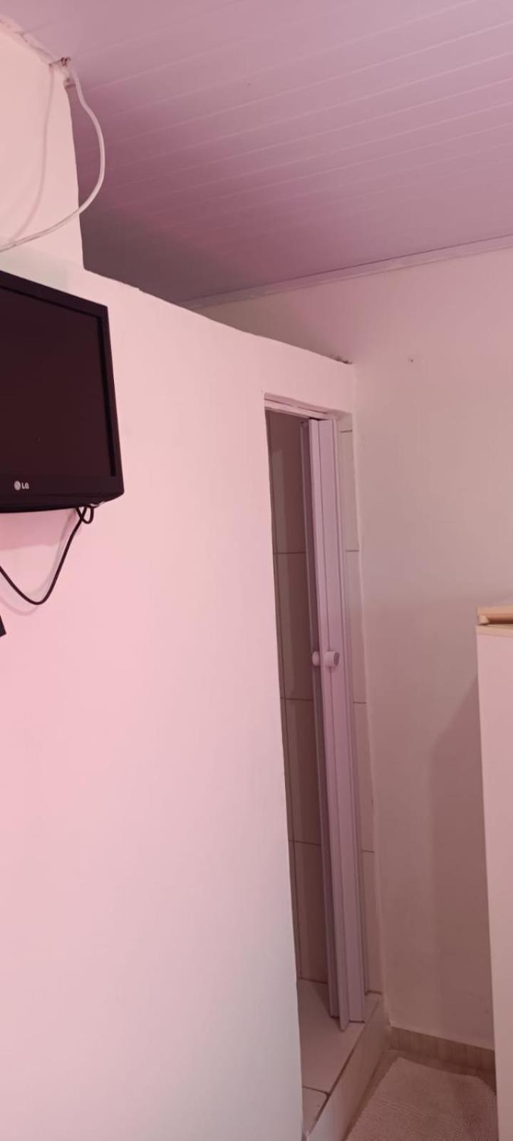 Family Room with Private Bathroom photo 3