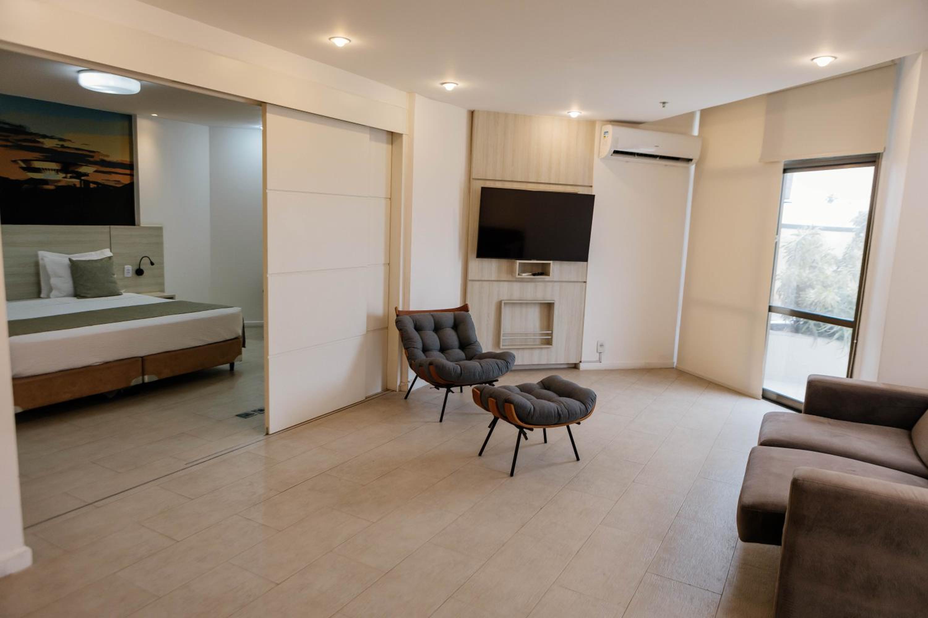 Royal Suite with King Bed - Photo 10