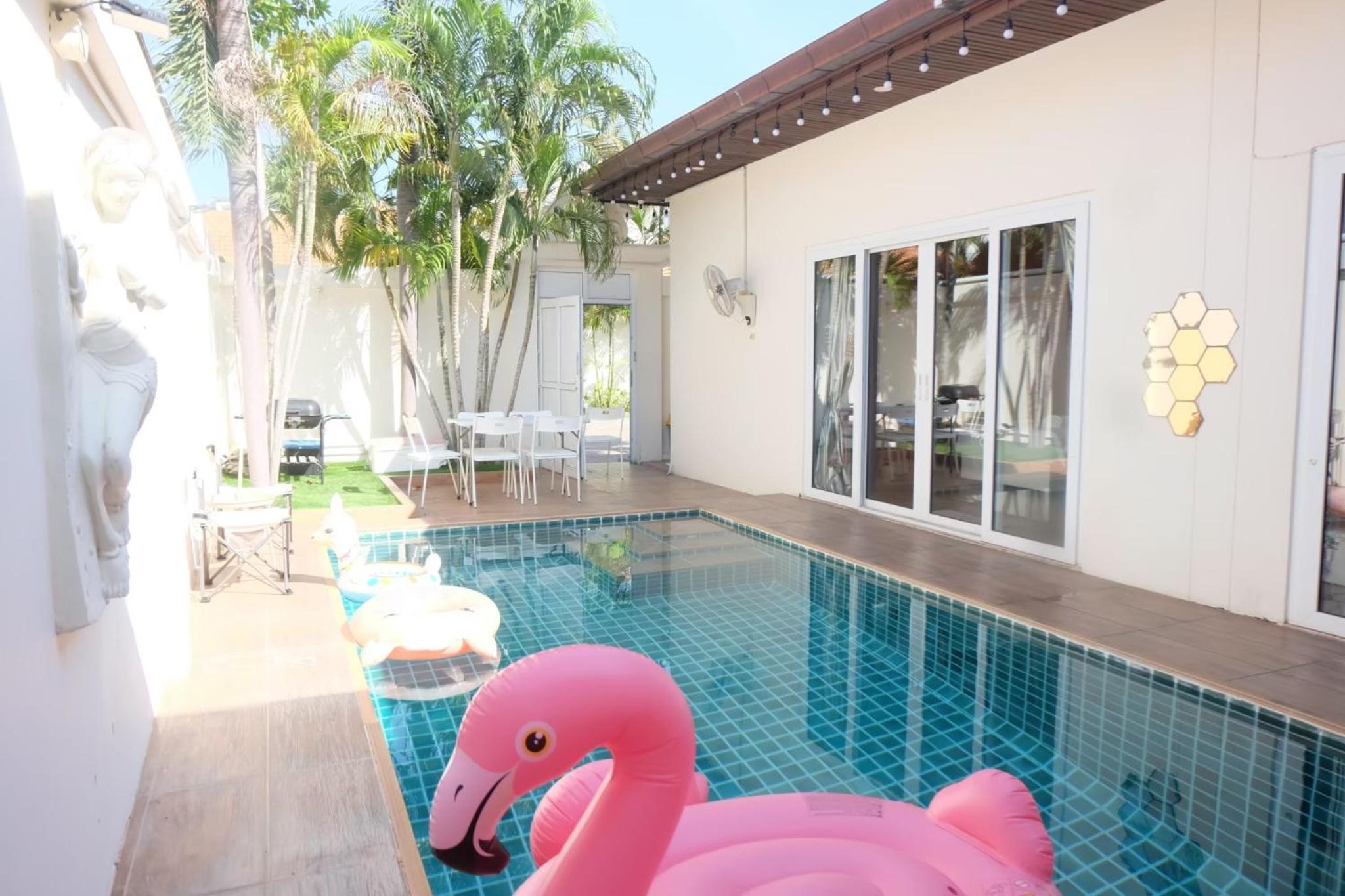 Villa with Private Pool - Photo 27