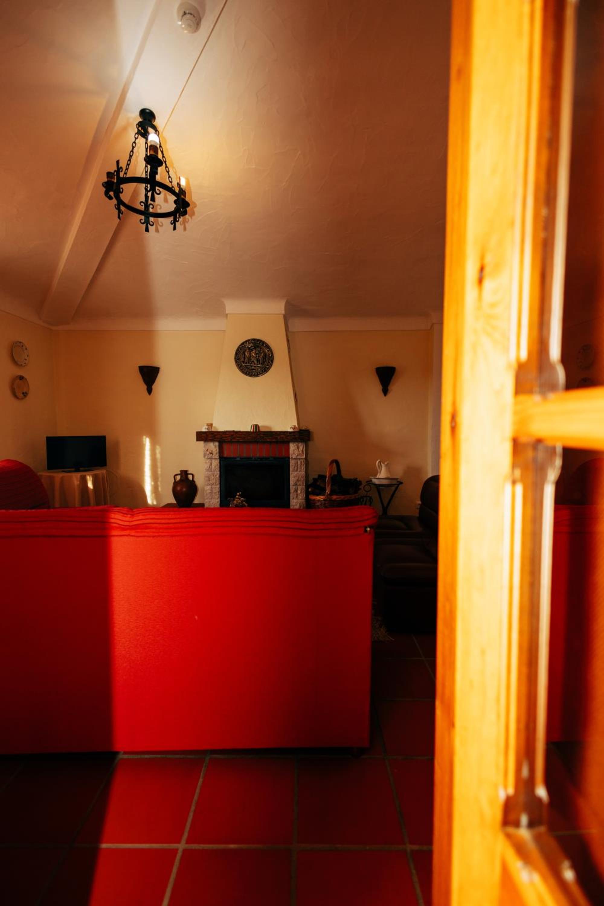 Six-Bedroom House photo 1