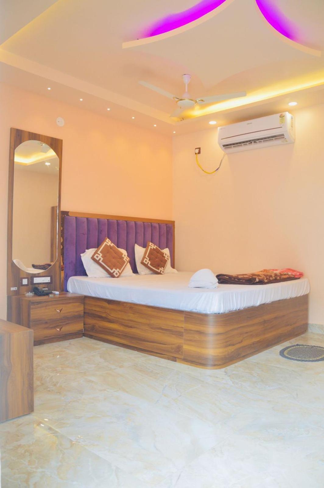 Queen Room With Pool View photo 3