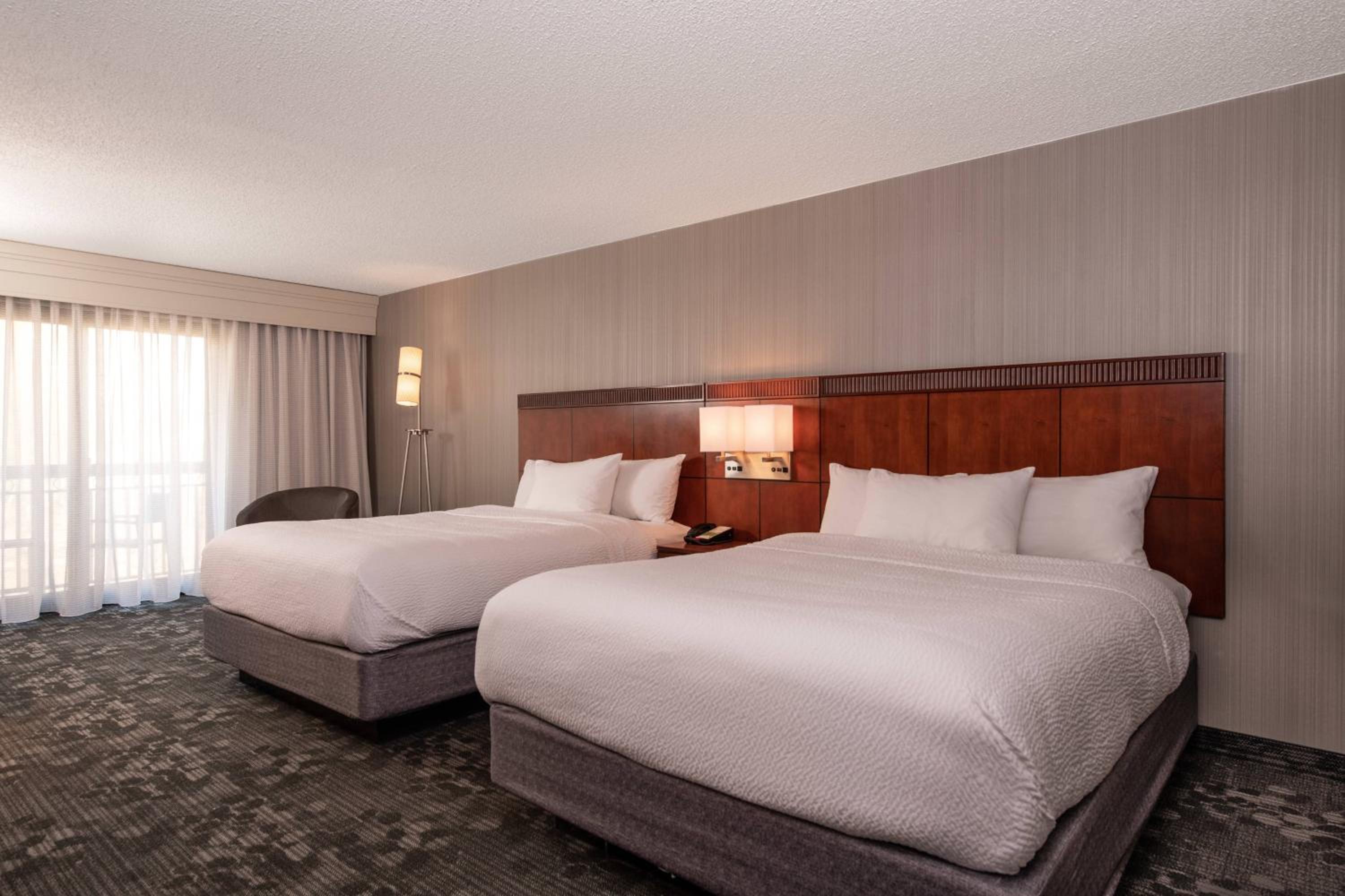 Queen Room with Two Queen Beds - Photo 1