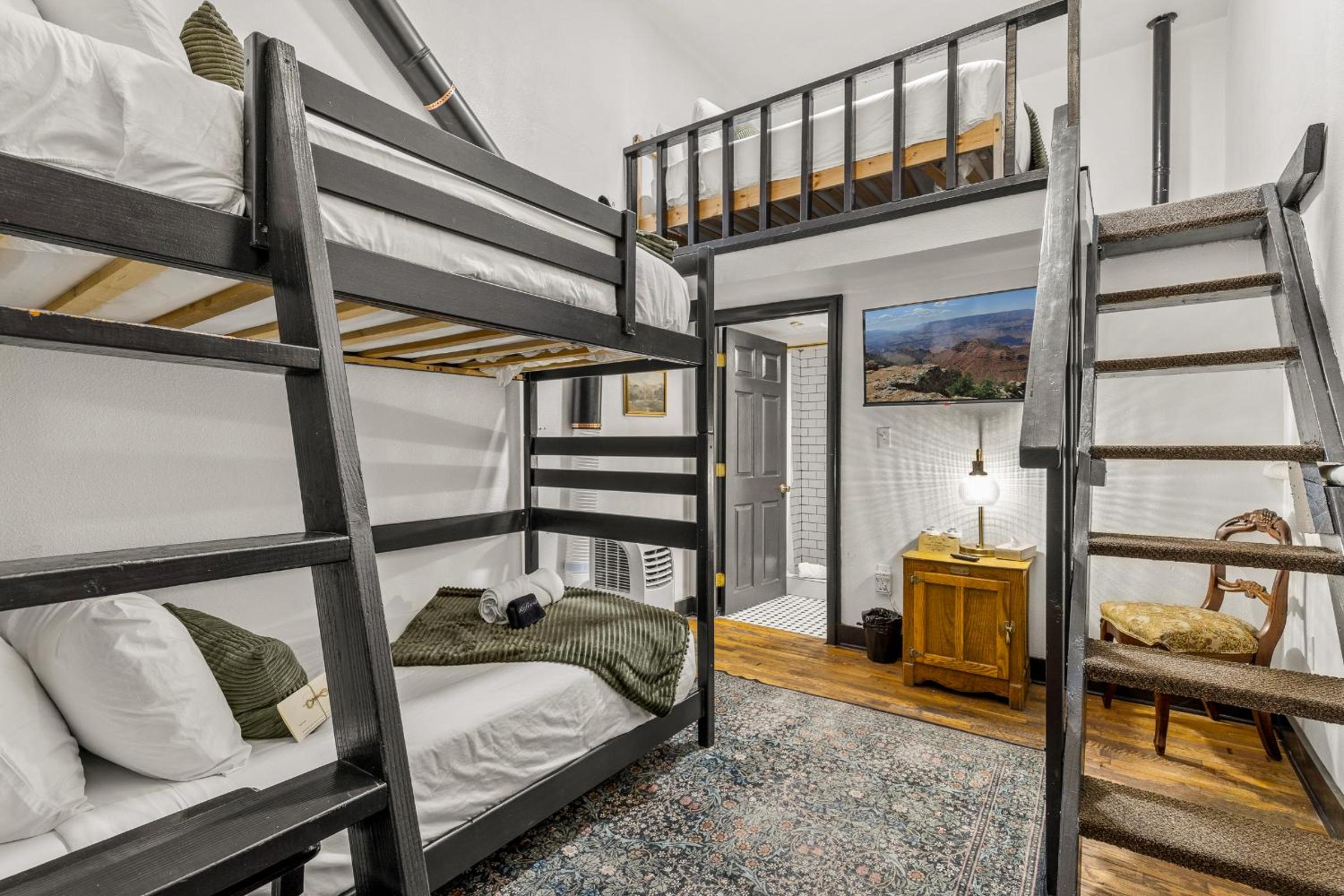 Economy Twin Room