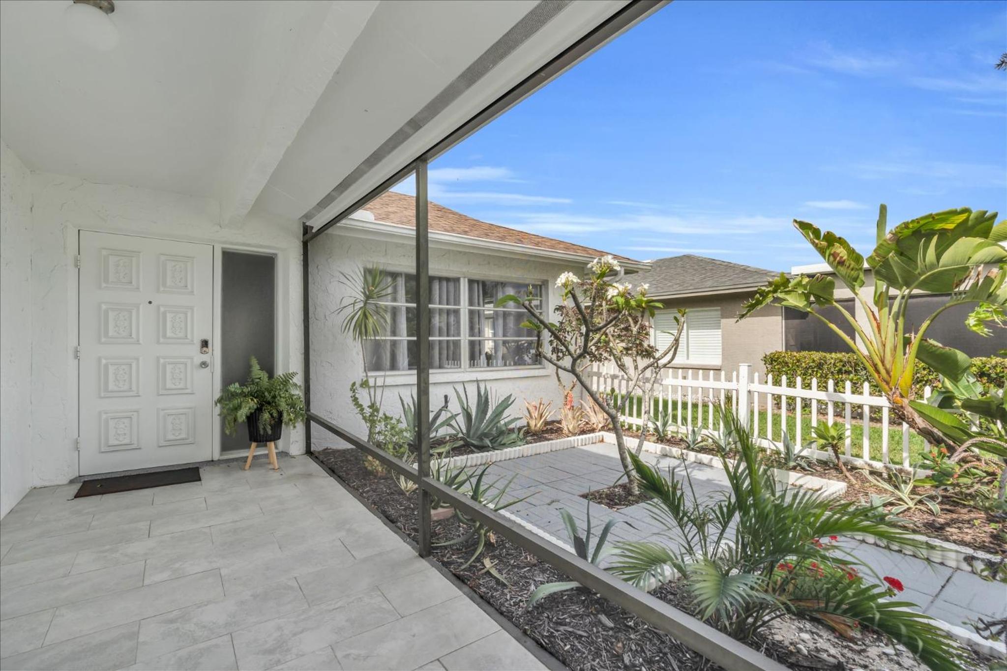 Three-Bedroom House photo 2