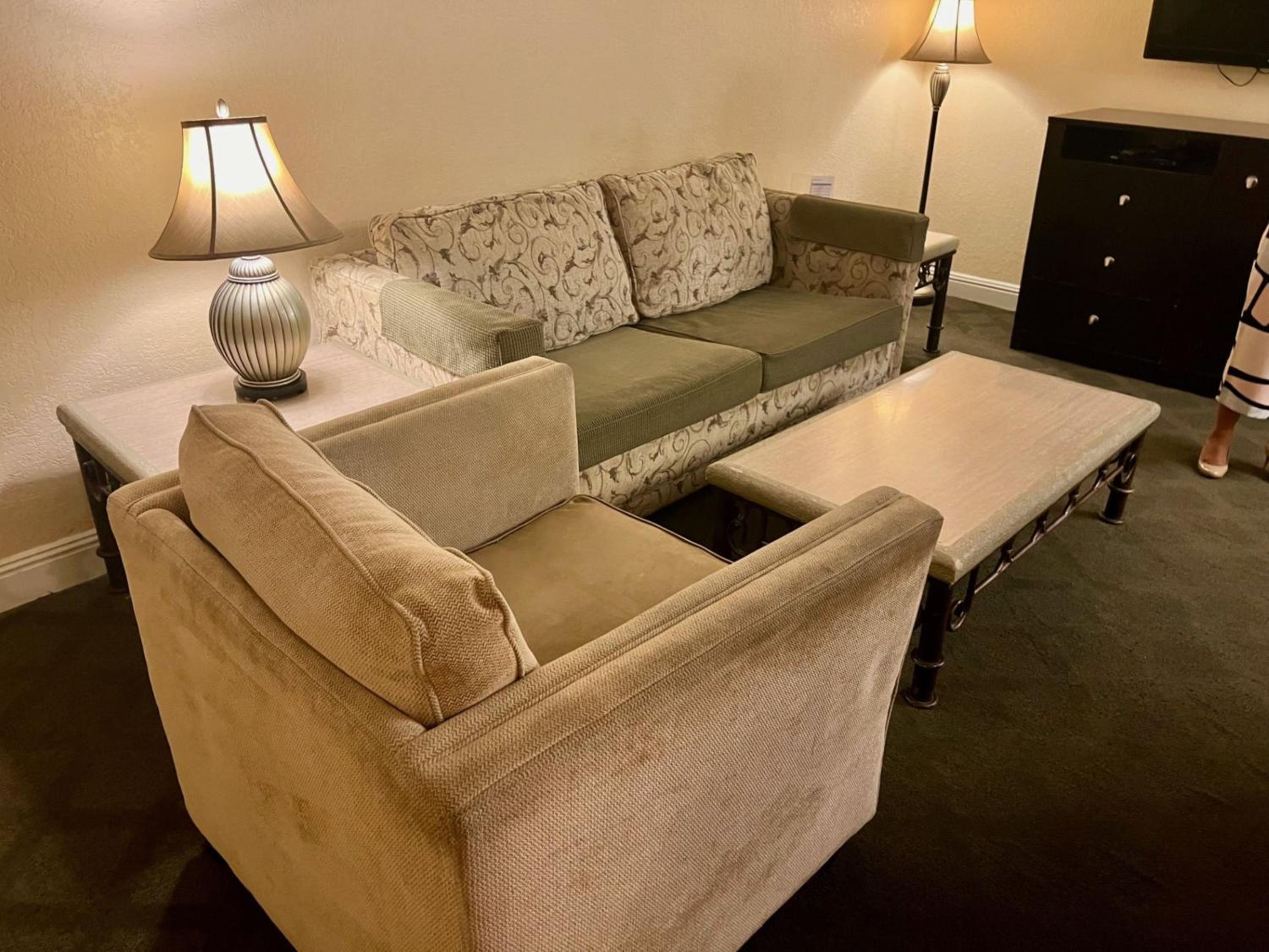 One-Bedroom Suite (No Resort Fee) - Photo 1