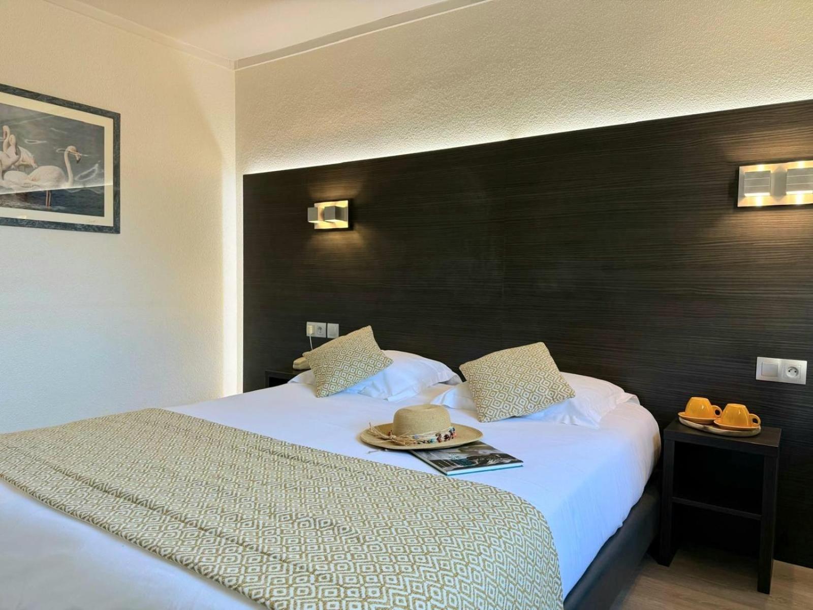Double Room - Photo 6