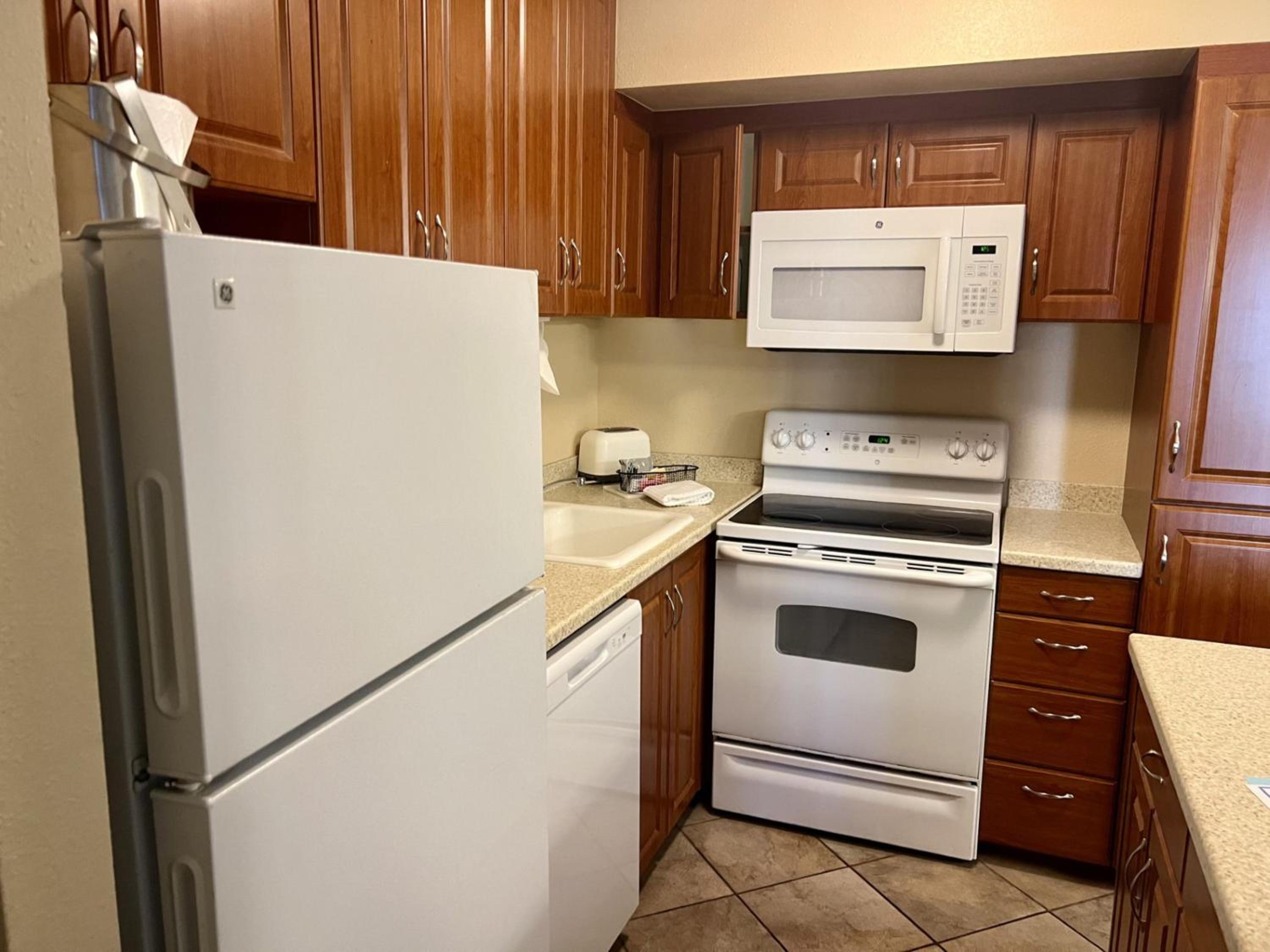 Two-Bedroom Suite (No Resort Fee) - Photo 2