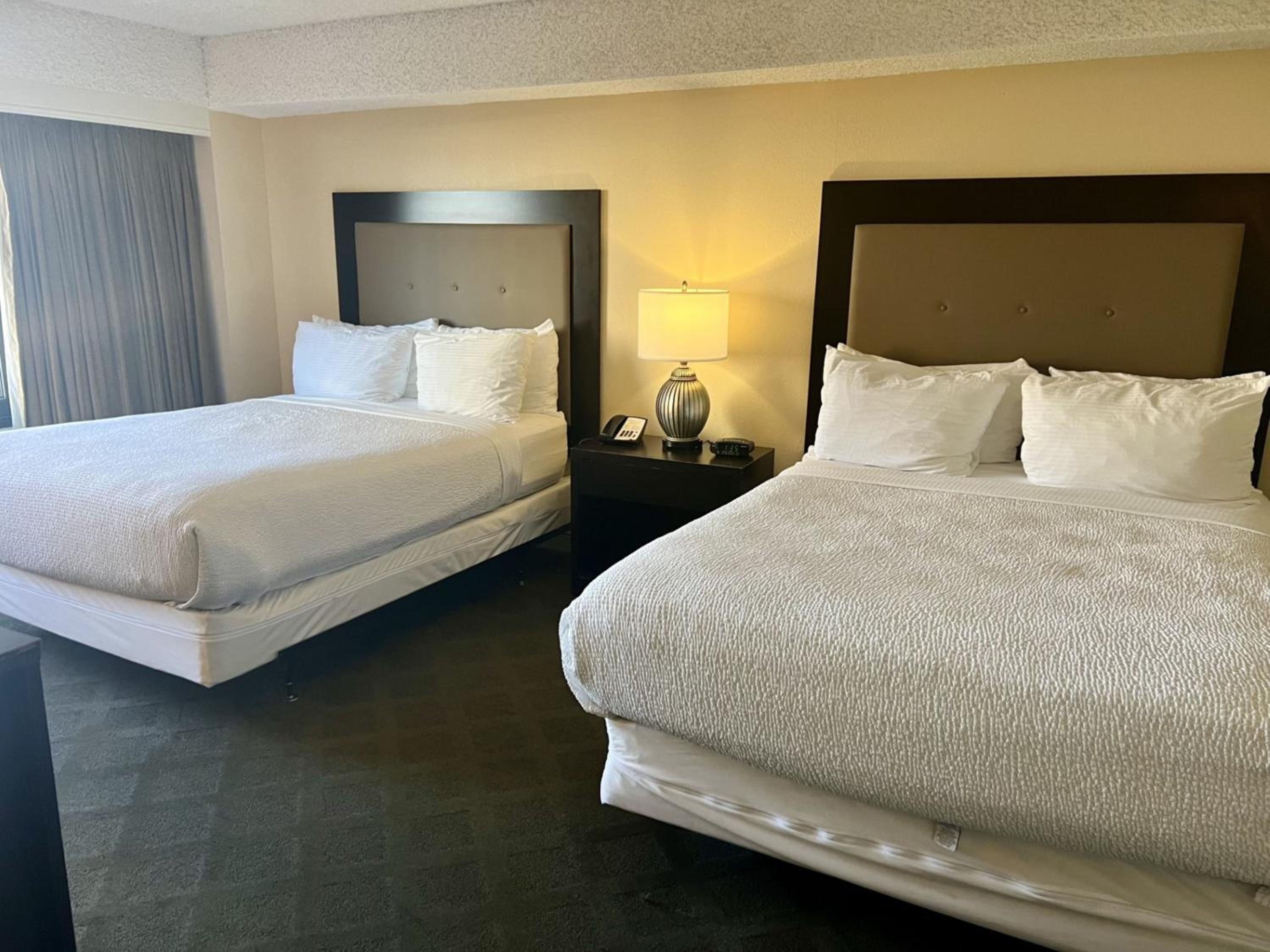 Two-Bedroom Suite (No Resort Fee) - Photo 13