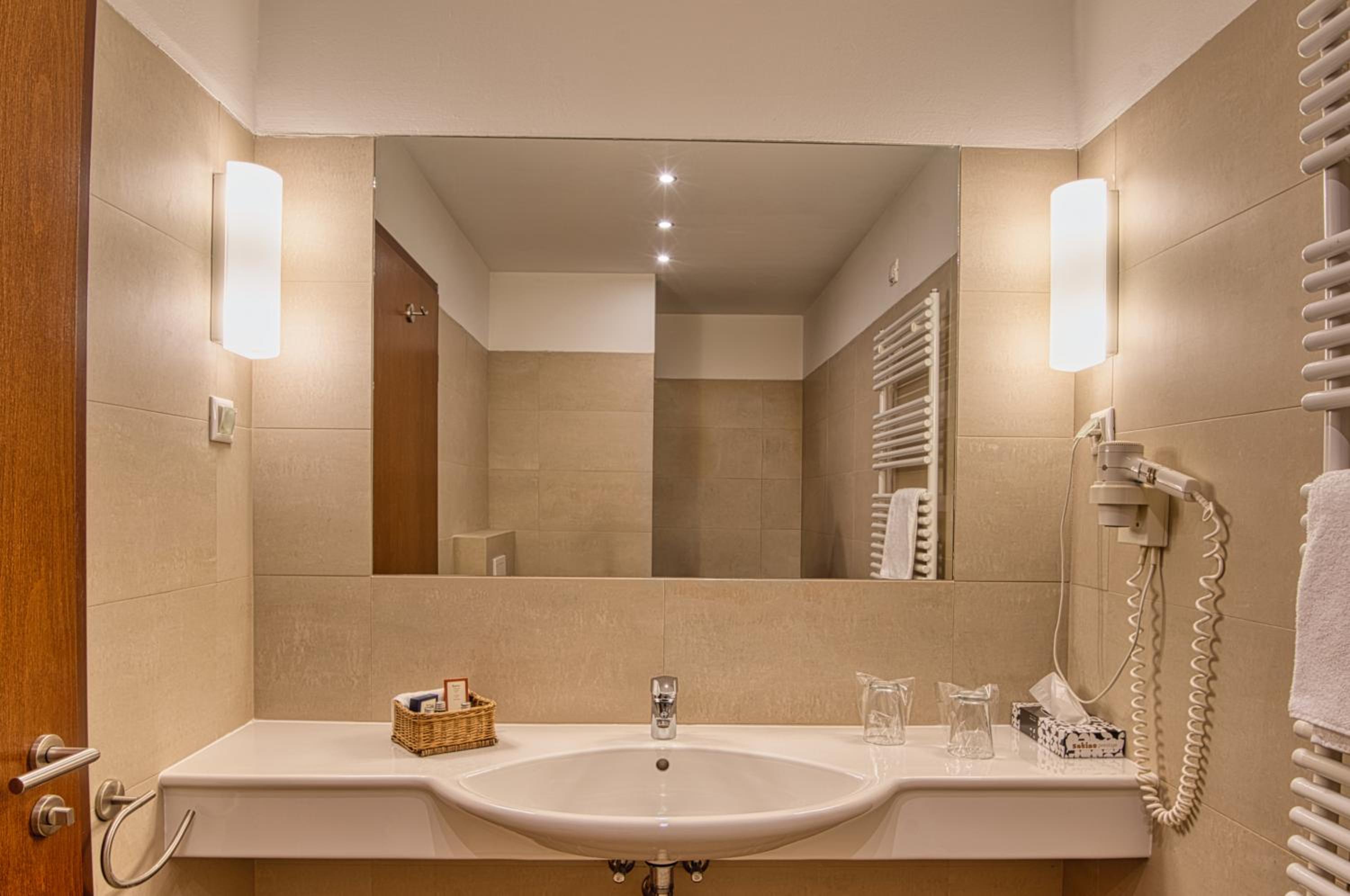Two-Bedroom Bungalow - Photo 14