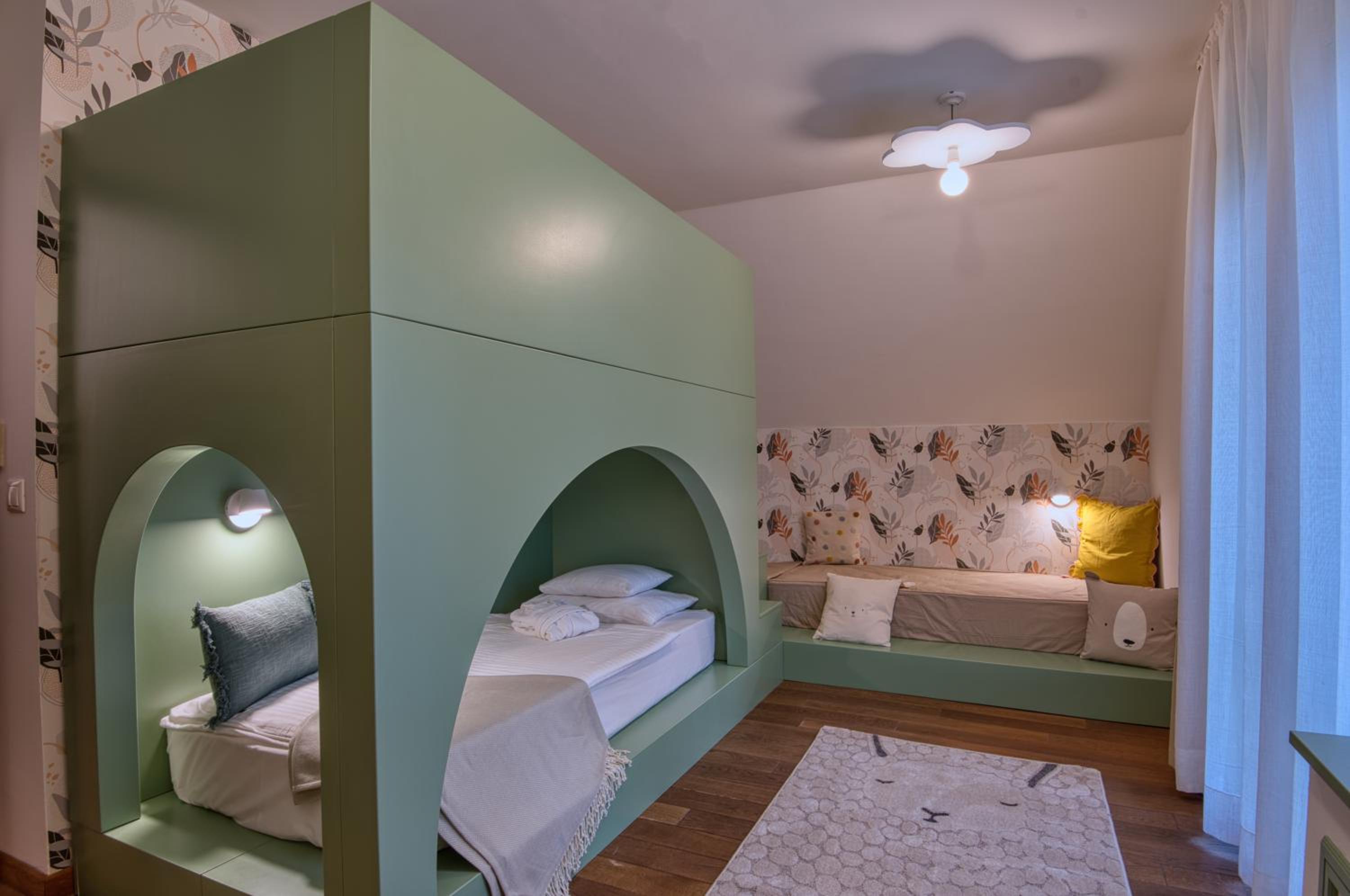 Suite with Lake View - Photo 4