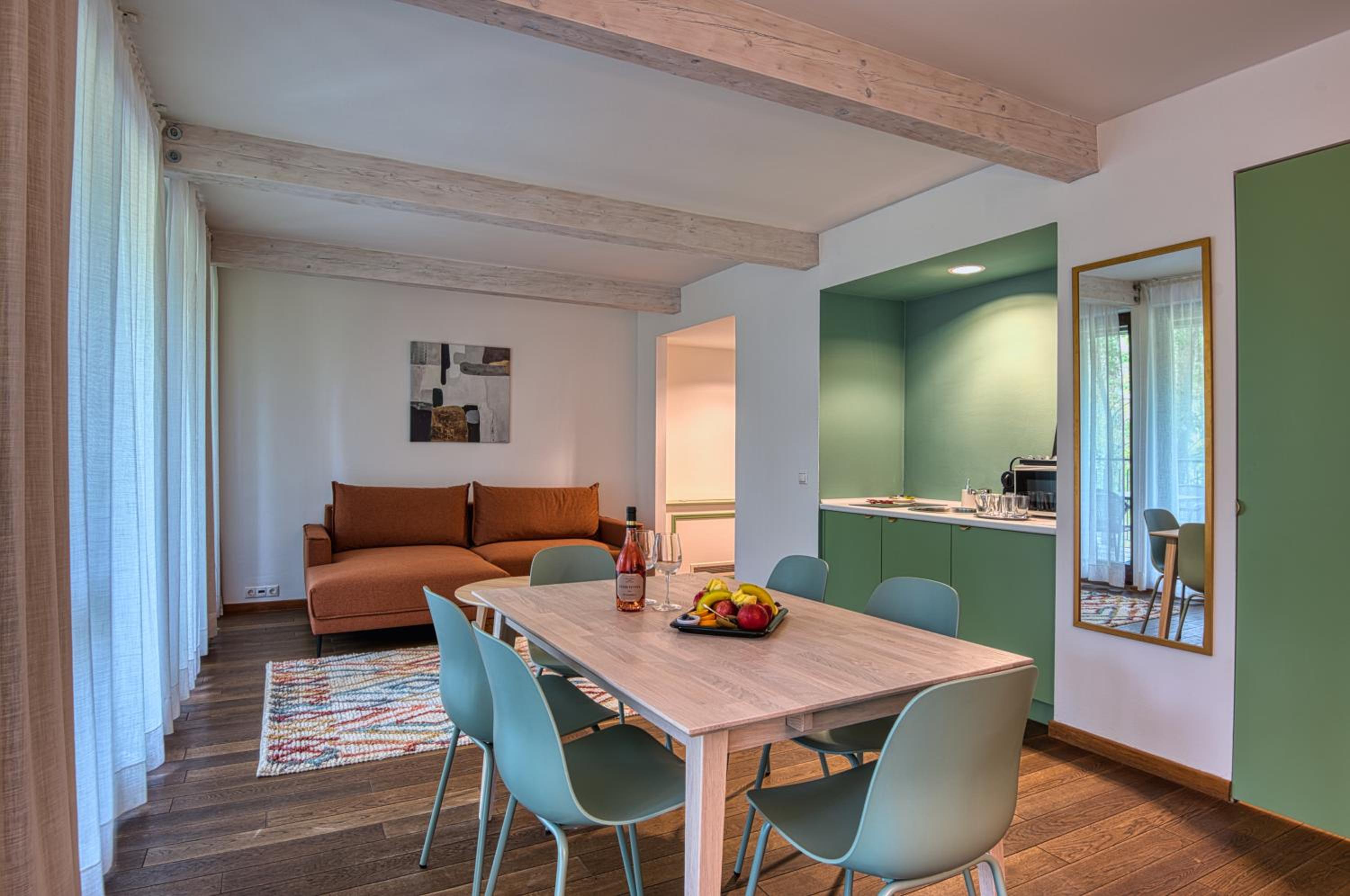 Suite with Lake View - Photo 11