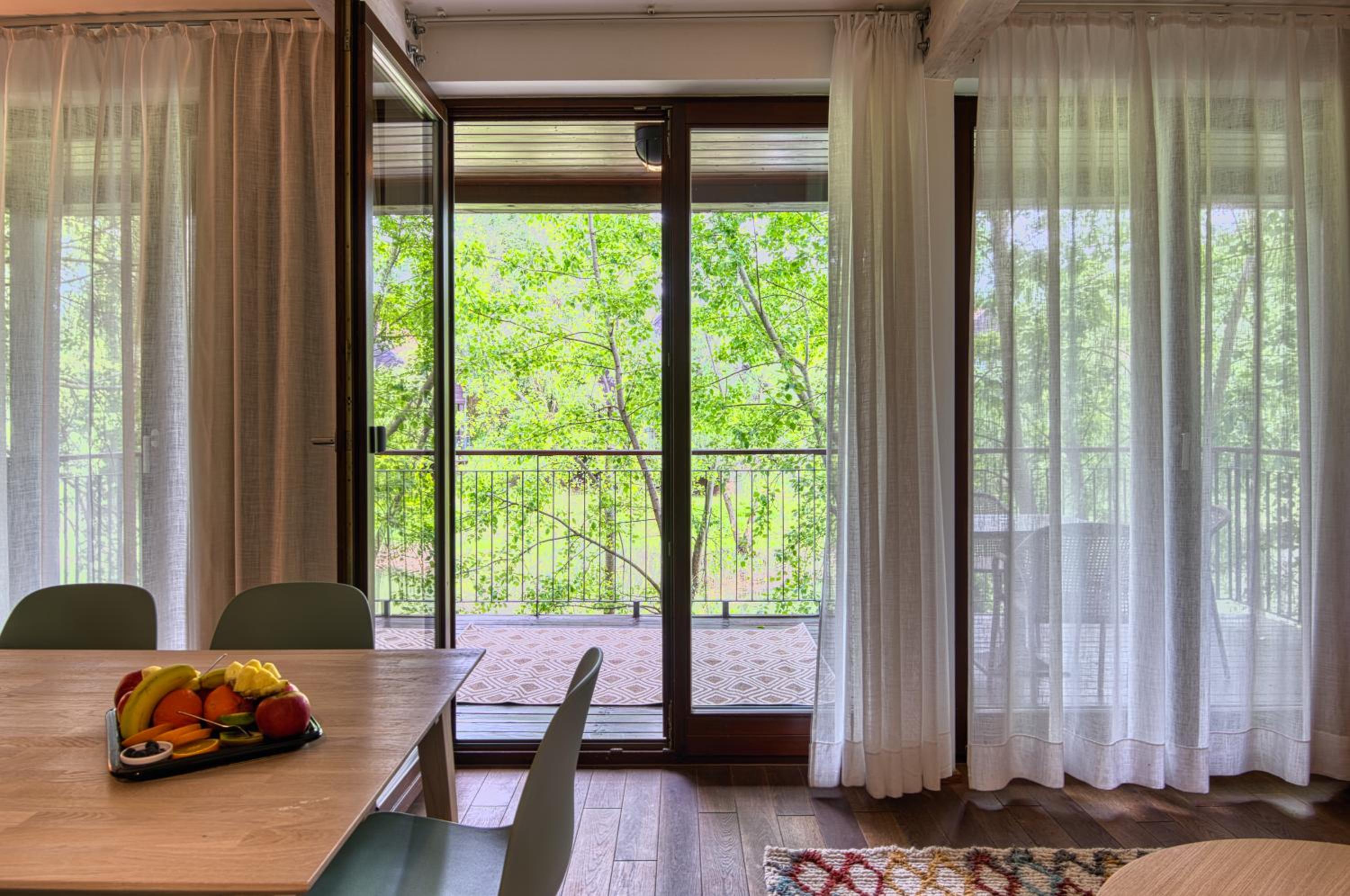 Suite with Lake View - Photo 8