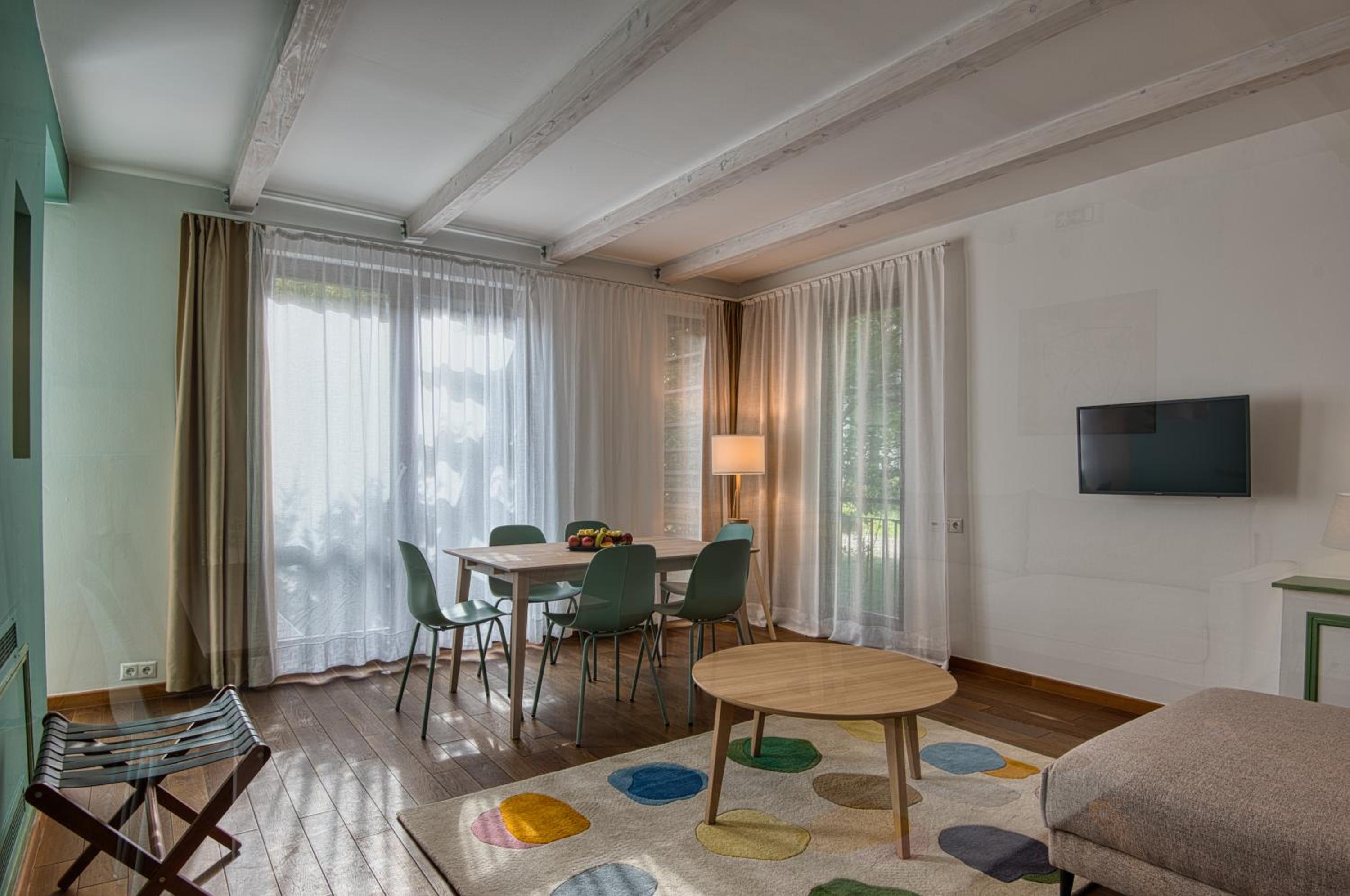 Junior Suite with Garden View - Photo 13