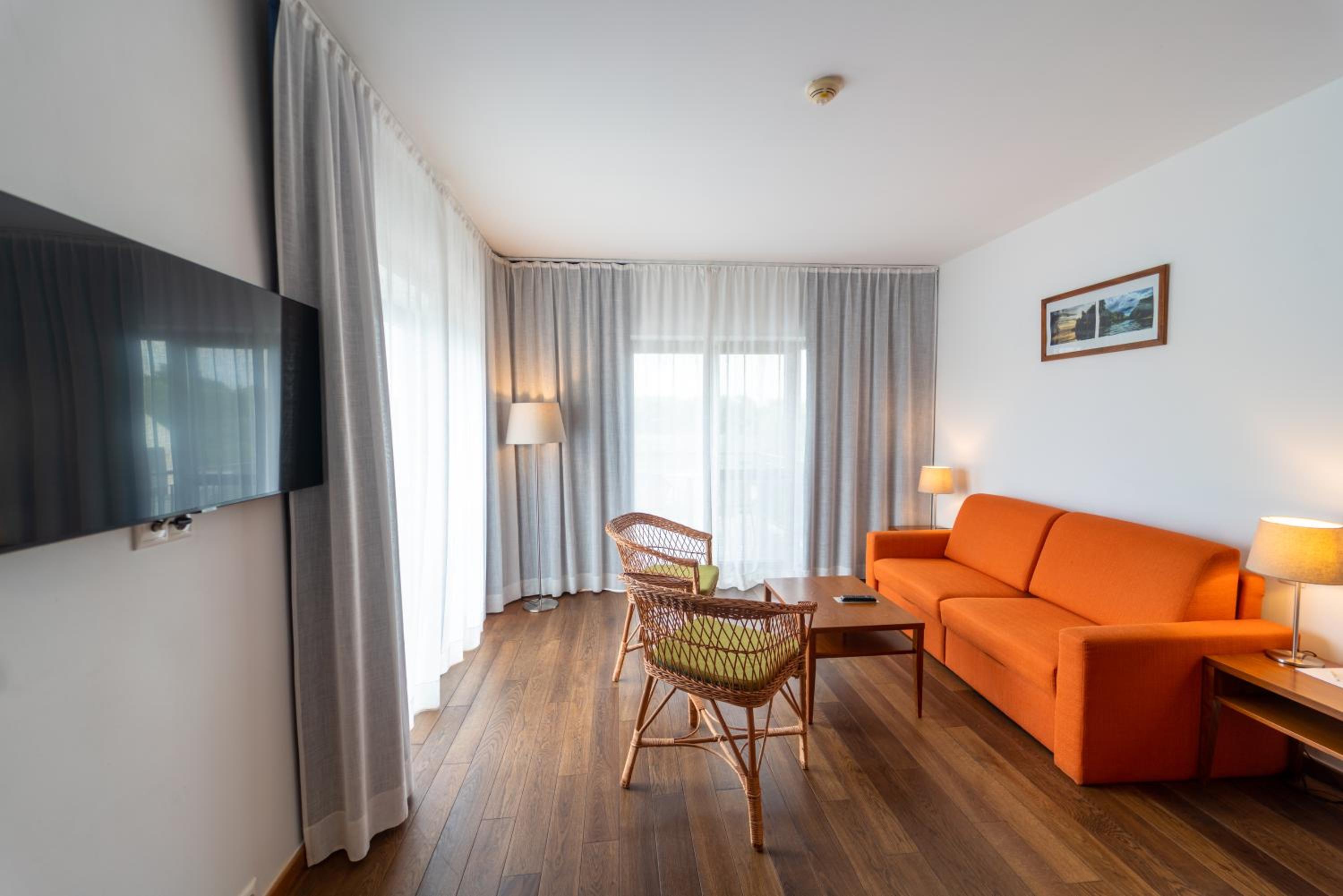 Suite - Photo 6