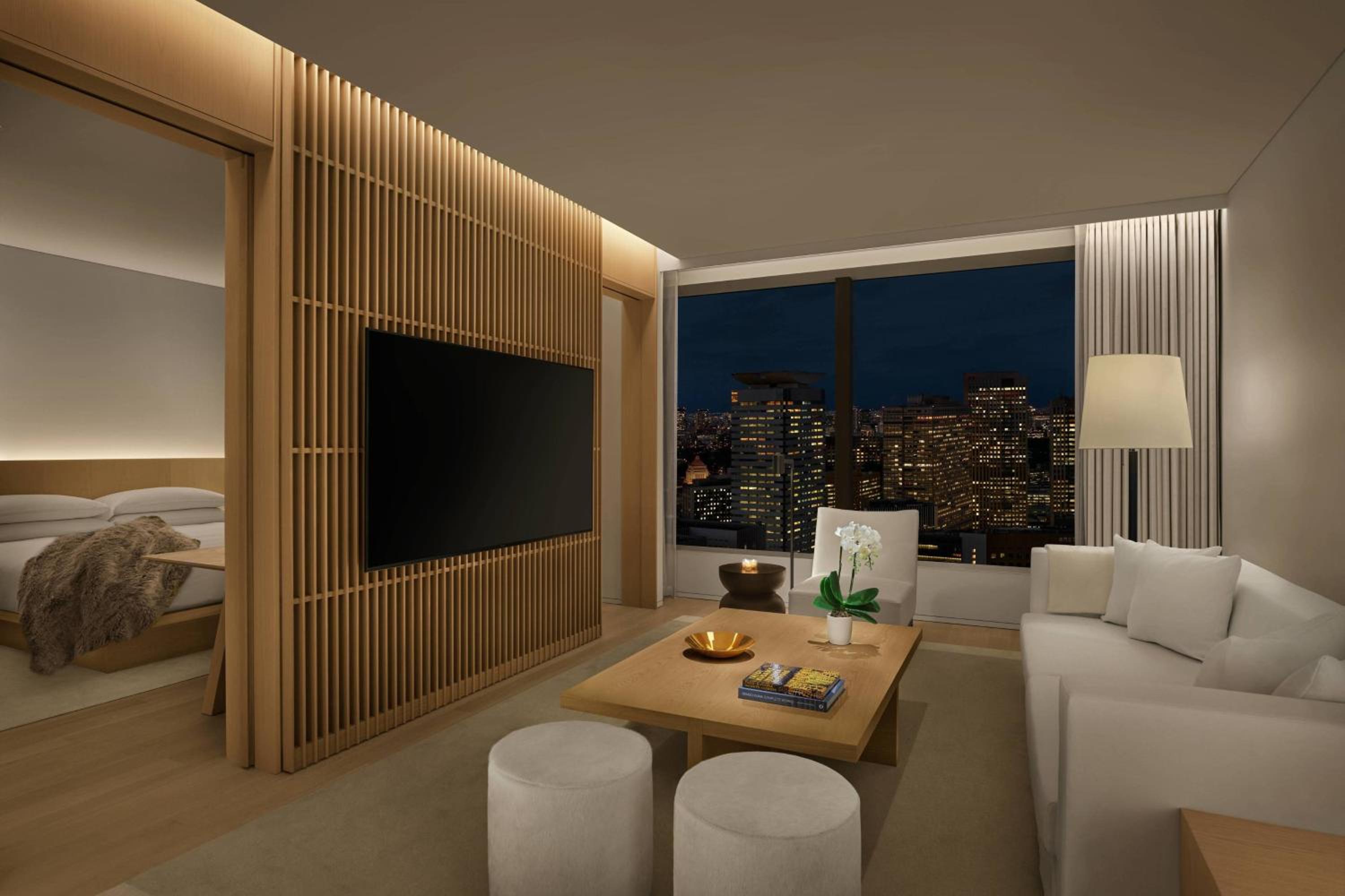 Superior Suite, Suite, 1 King, City view