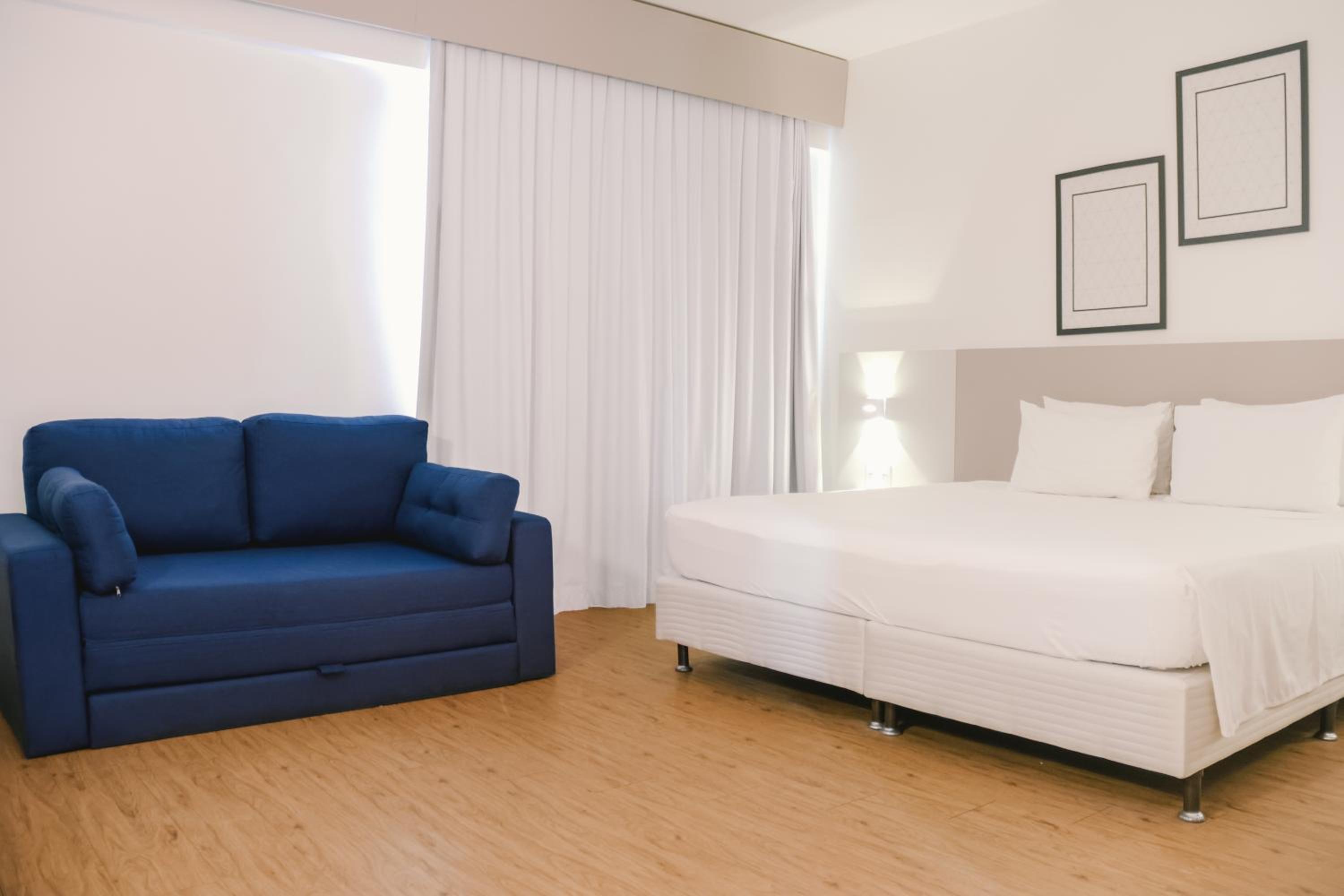 Suite - Photo 5
