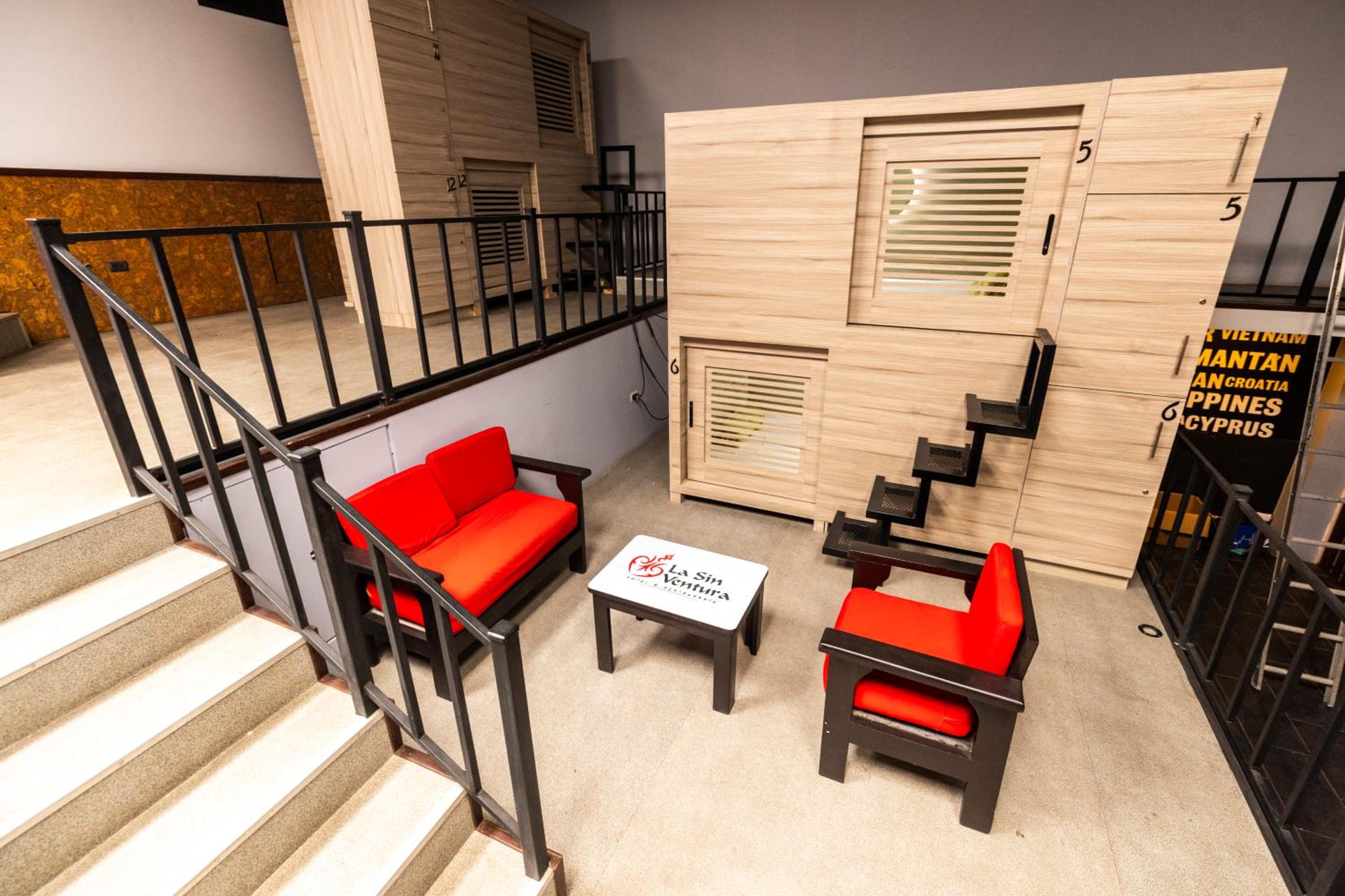 Housing Capsule photo 2