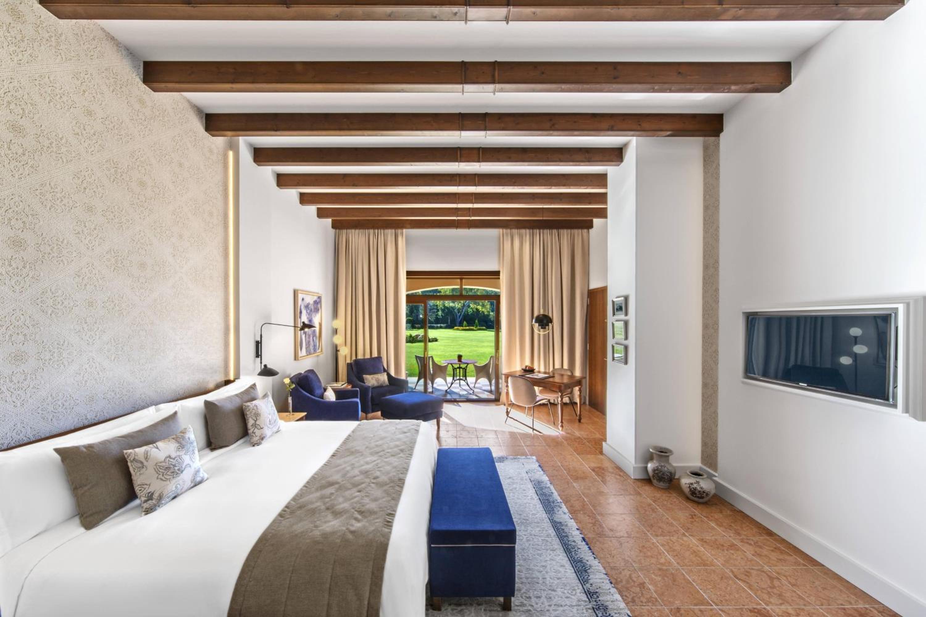 Junior Suite with Garden Access