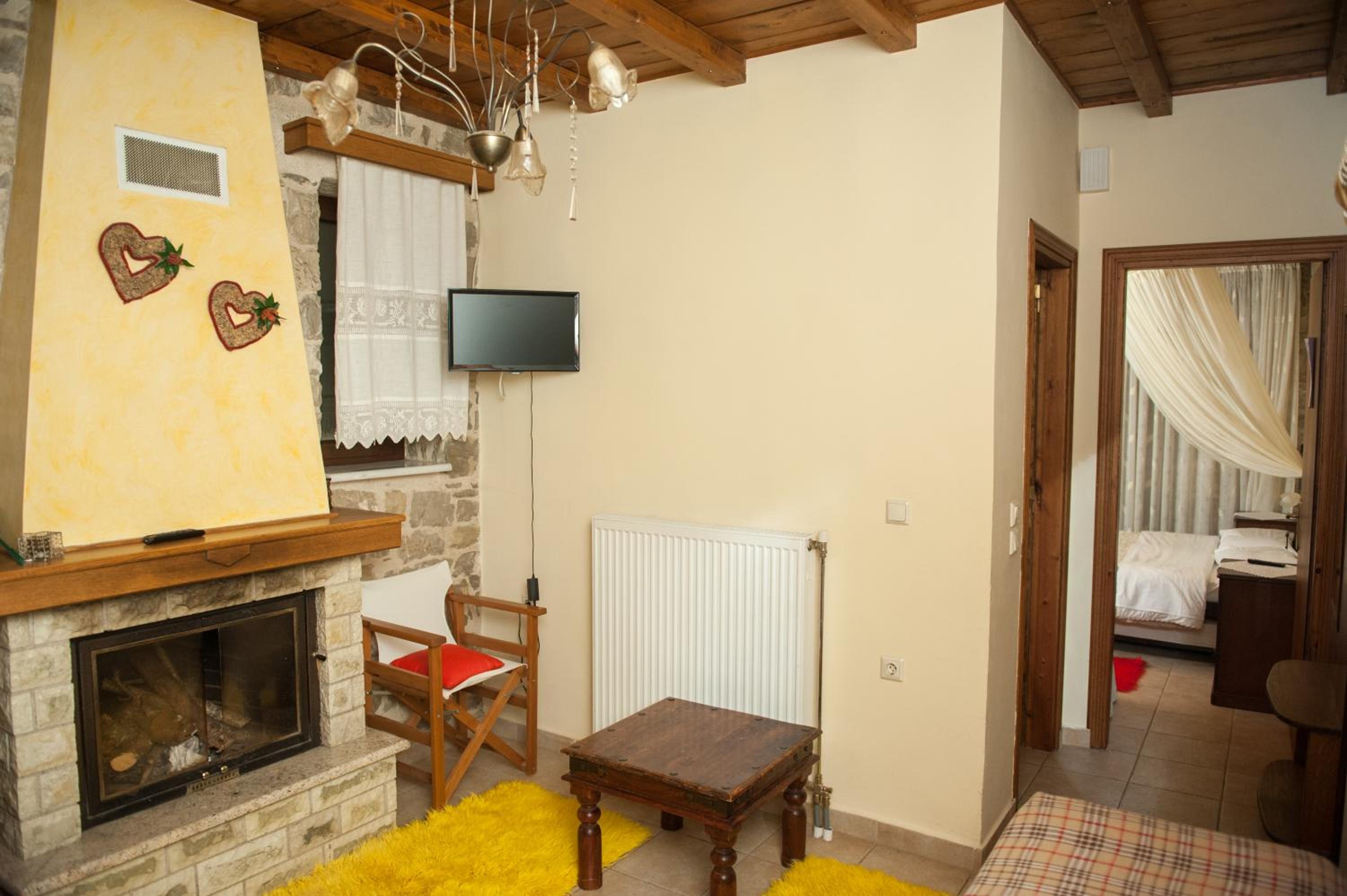 Quadruple Room with Garden View - Photo 5