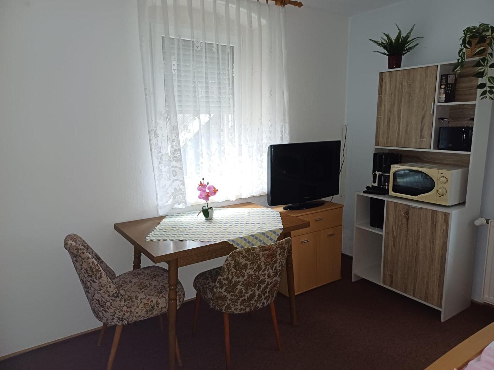 Double Room with Private Bathroom photo 1