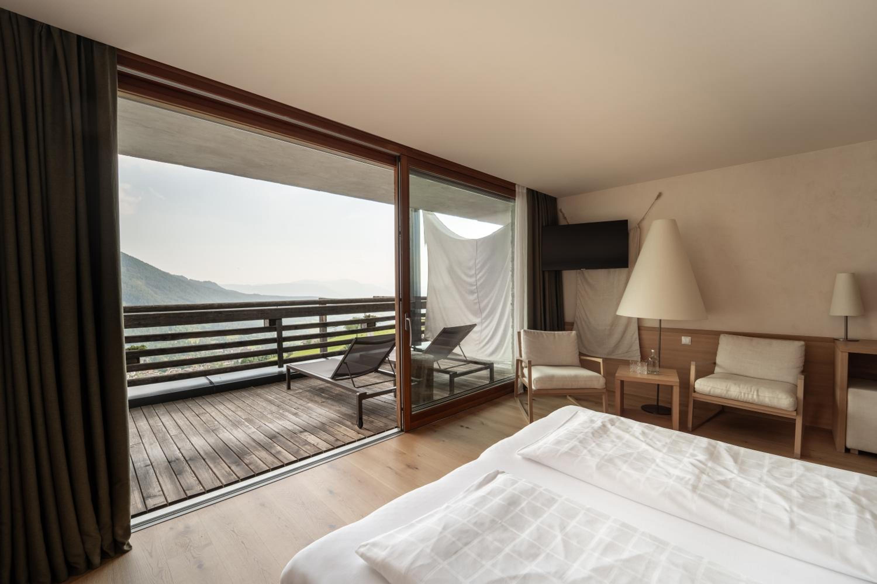 Double Room with Mountain View