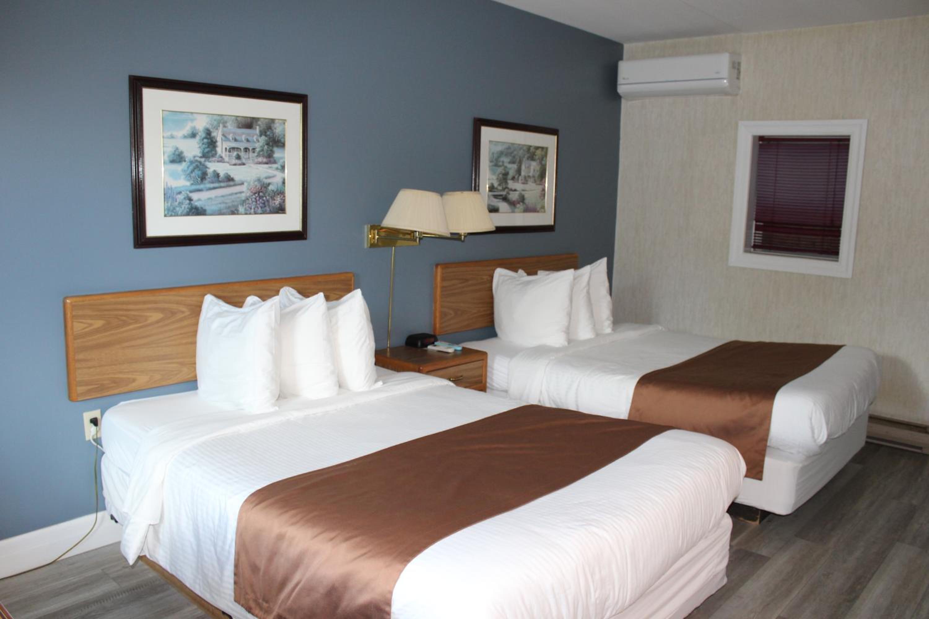 Double Room with Two Double Beds photo 2
