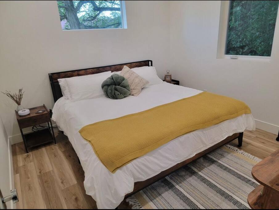 One-Bedroom House photo 3