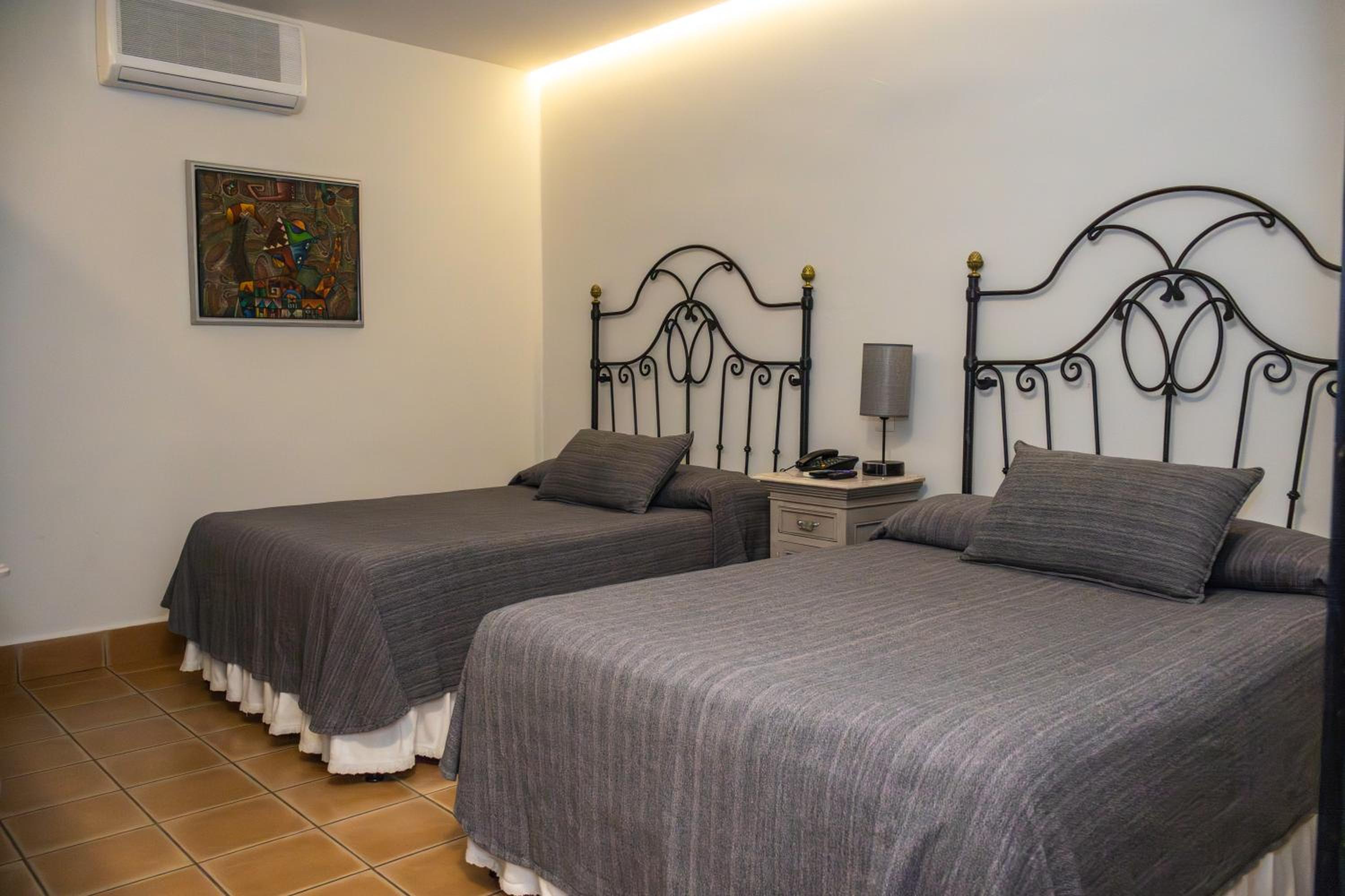 Standard Double Room with Two Double Beds - Photo 5