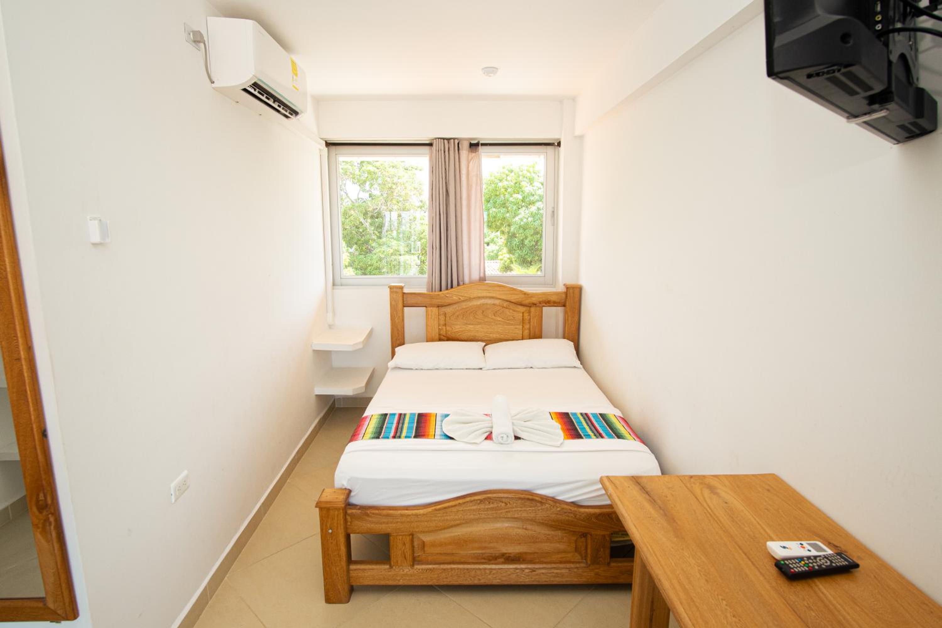 Economy Double Room photo 3