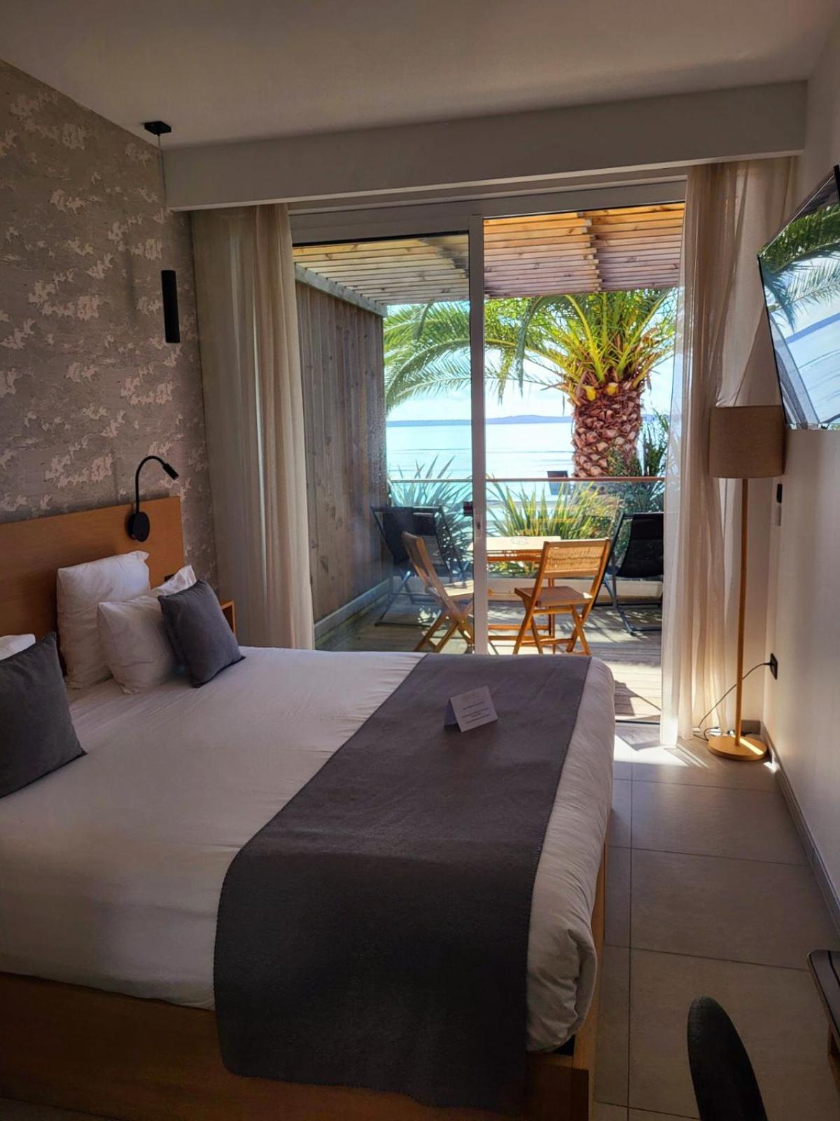Superior Double Room with Sea View and Terrace photo 2