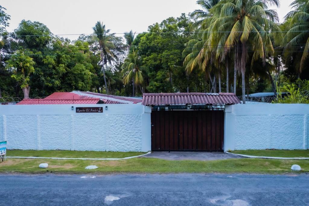 One-Bedroom House photo 2