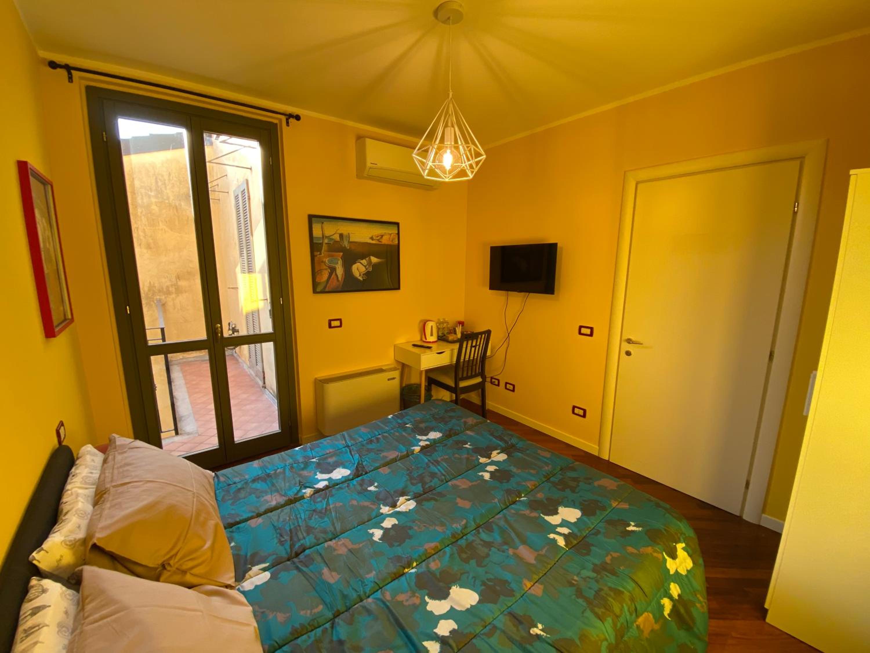 Double Room with Private External Bathroom photo 2