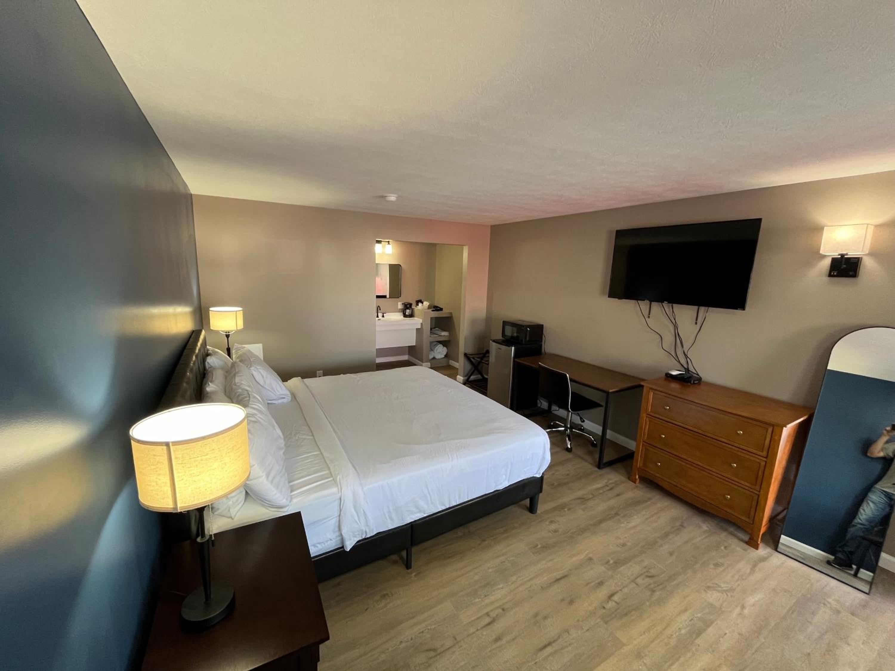 Superior King Room - Photo 3