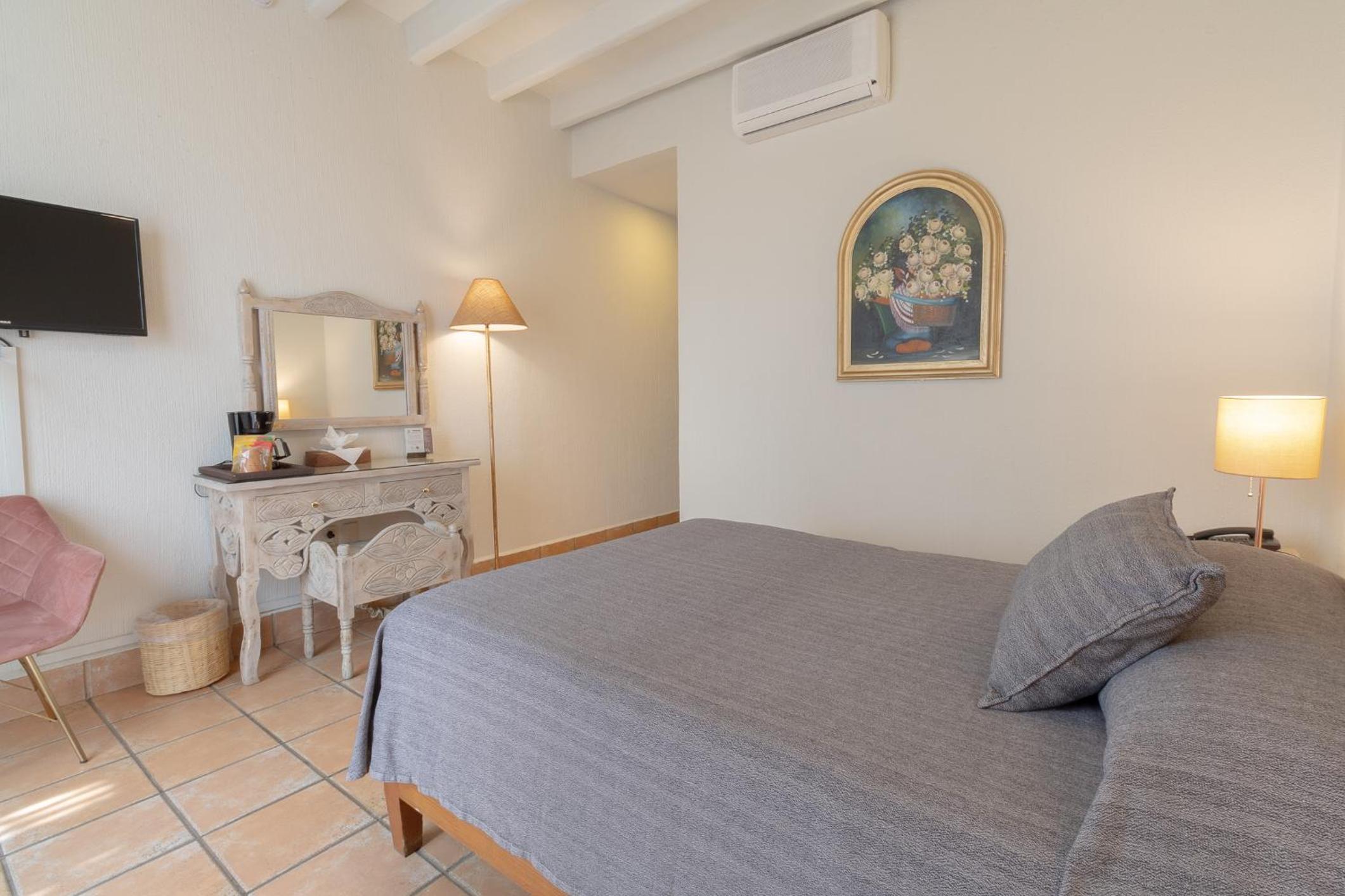 Standard Room with View - Photo 3