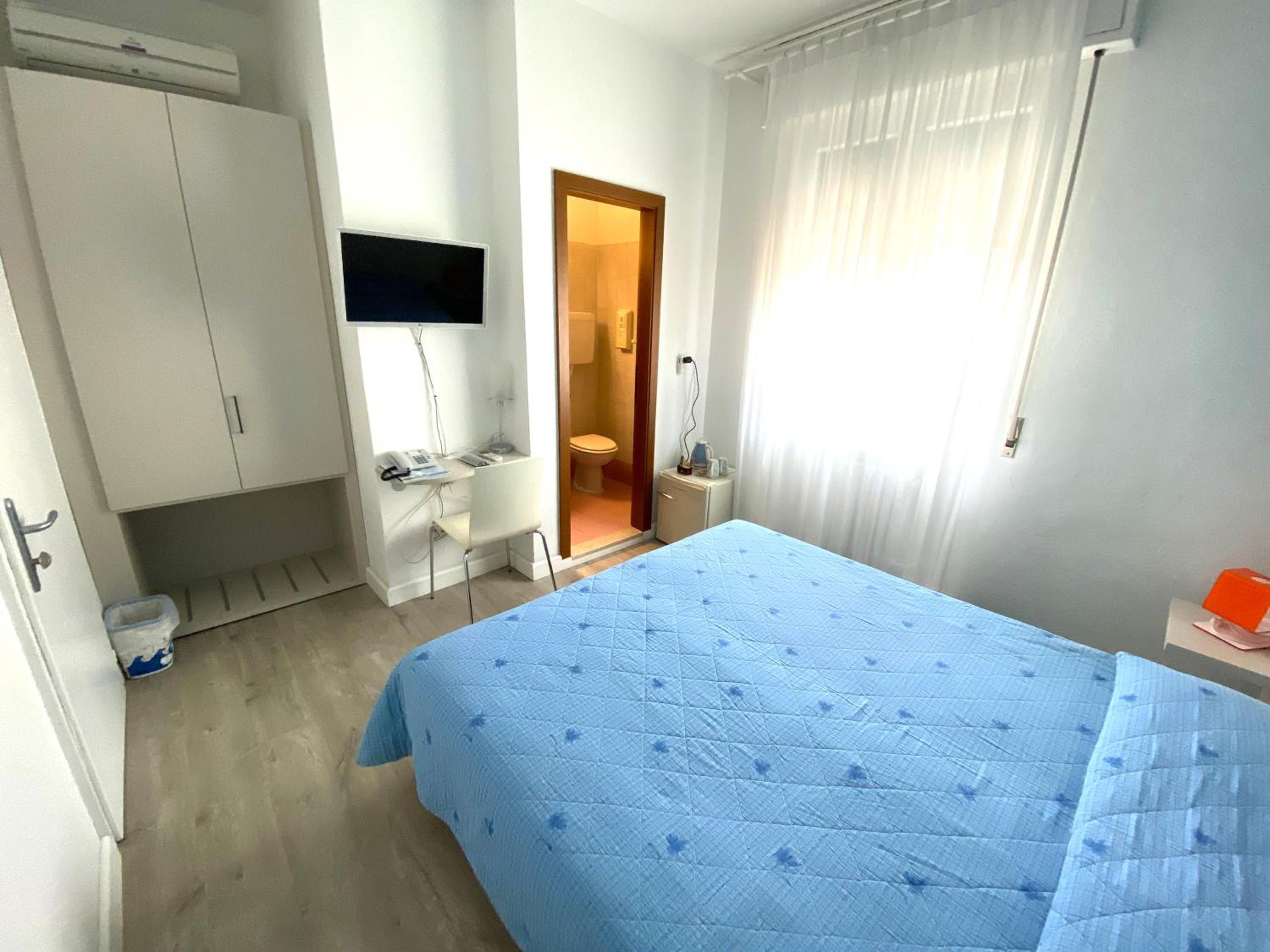Economy Double or Twin Room - Photo 3
