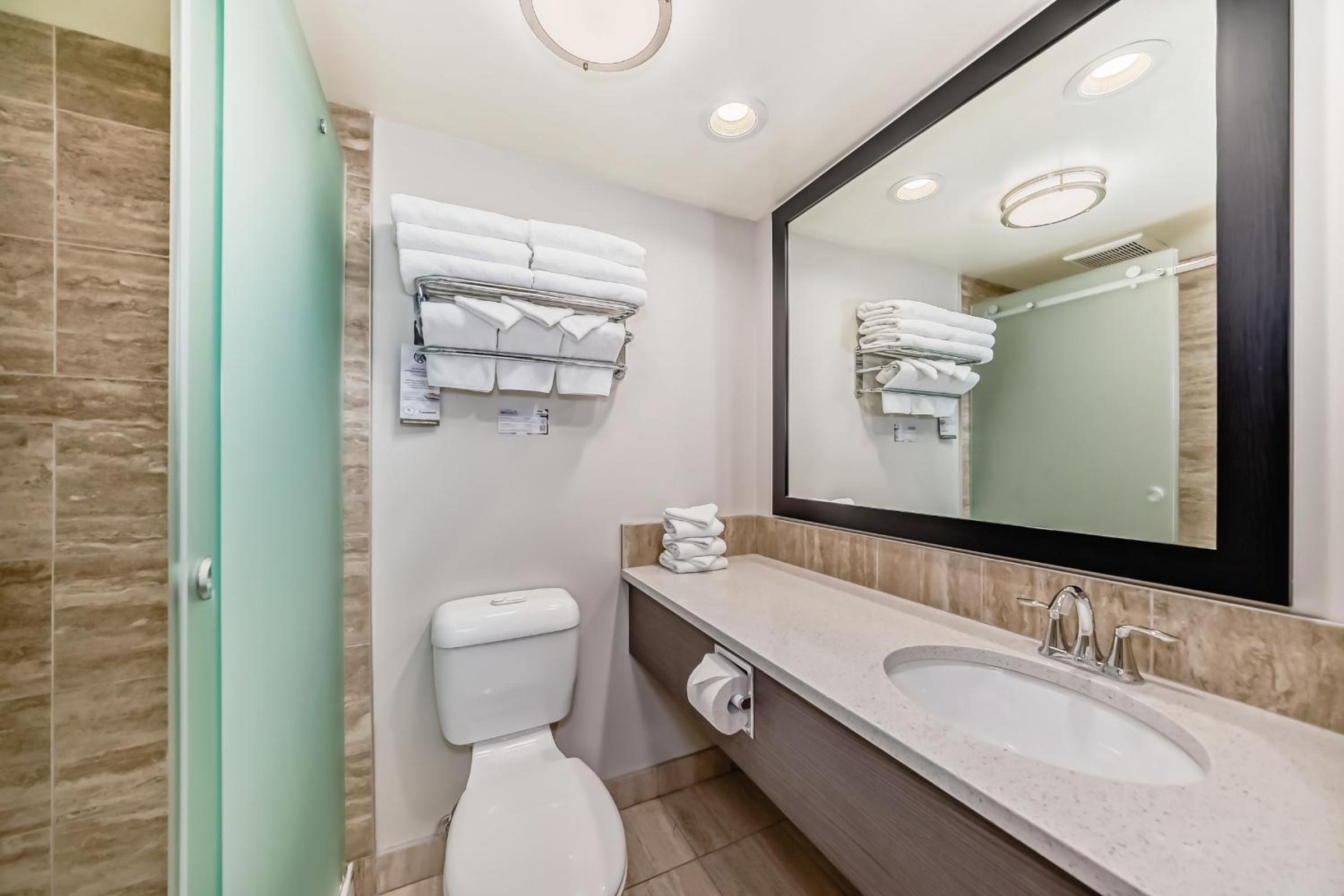 Two Bedroom Suite - Photo 4