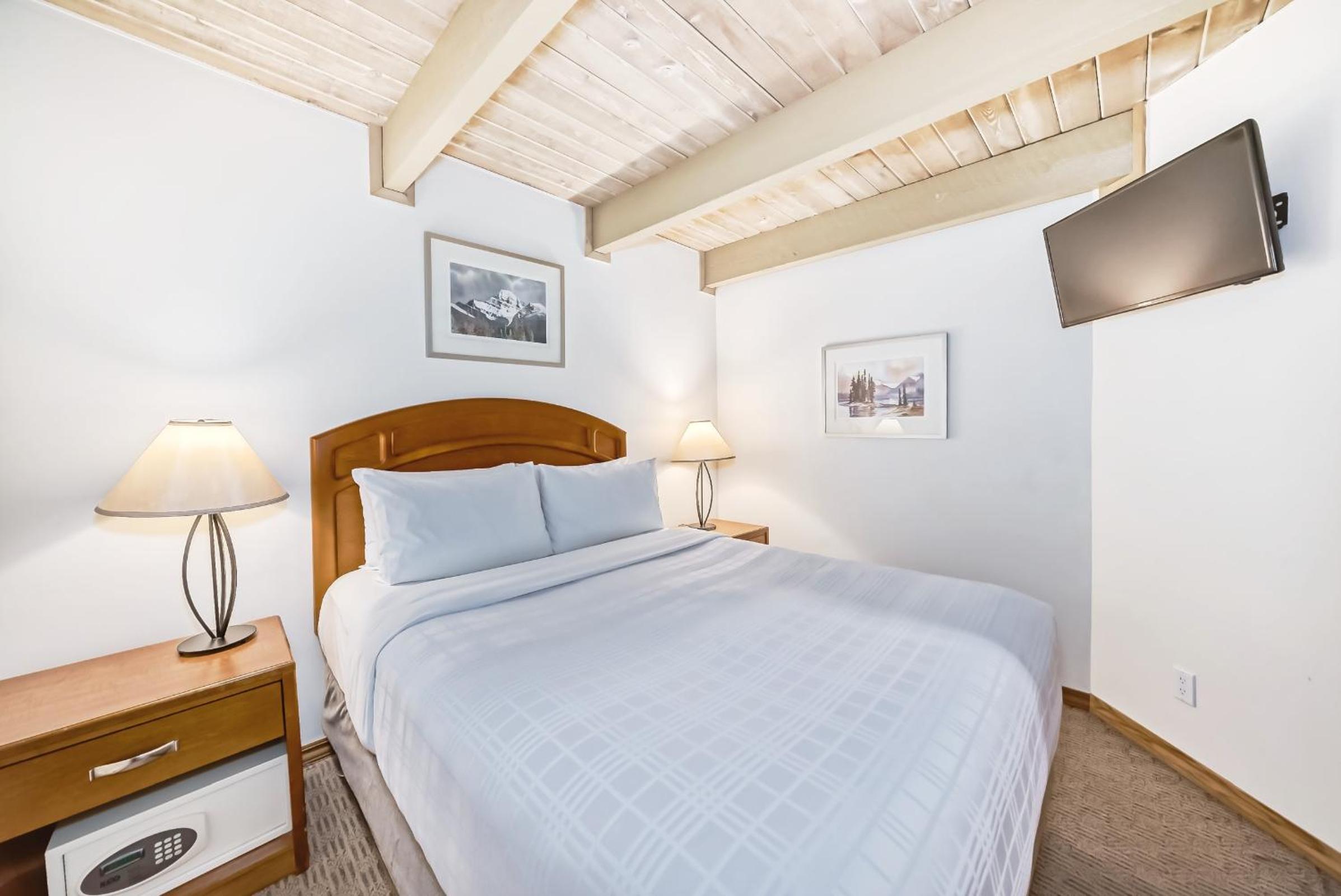 Two Bedroom Suite - Photo 3