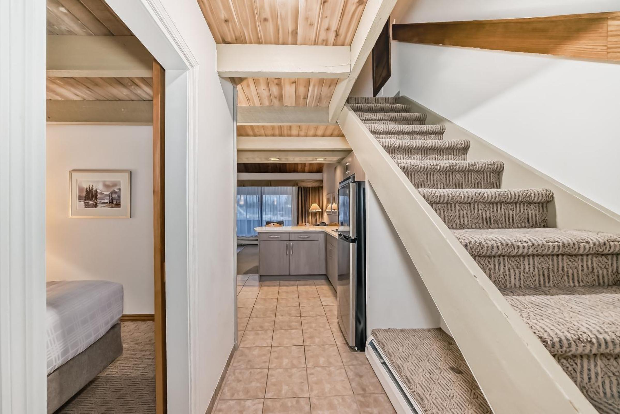 Two Bedroom Suite - Photo 7